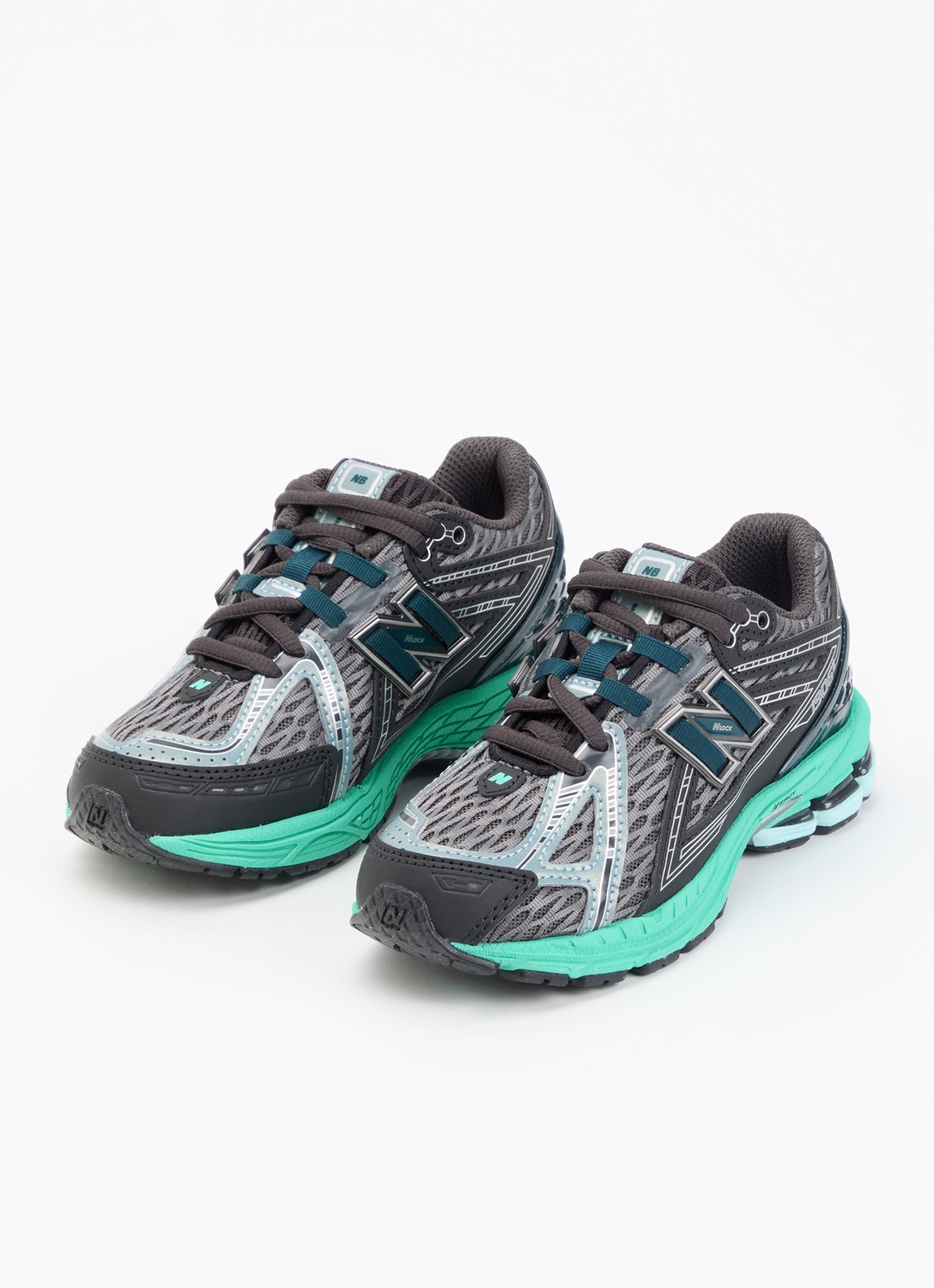 New Balance 1906 sneaker met mesh details - voorkant 3 antraciet