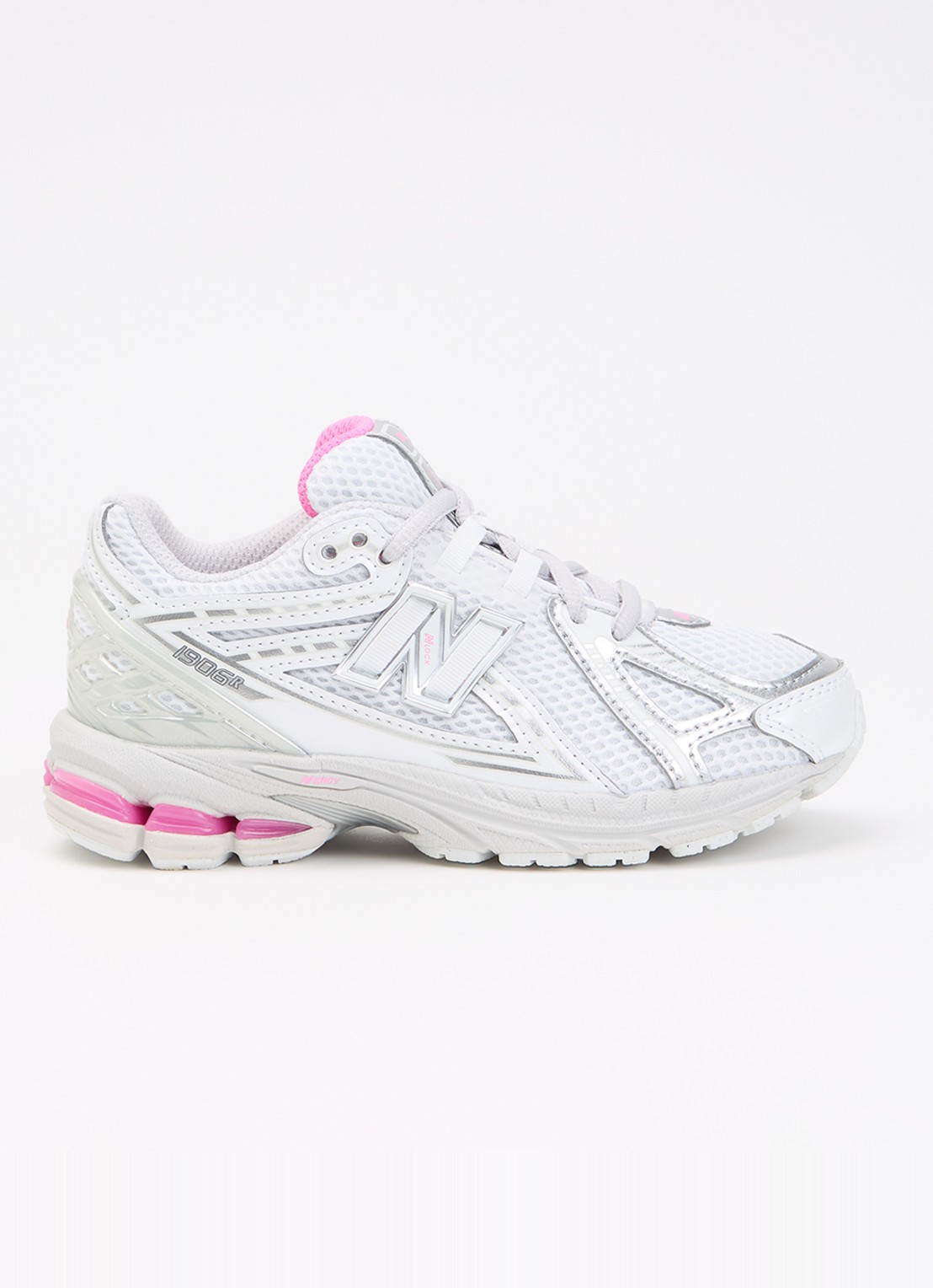 New Balance 1906 sneaker met mesh details - voorkant 2 zilver