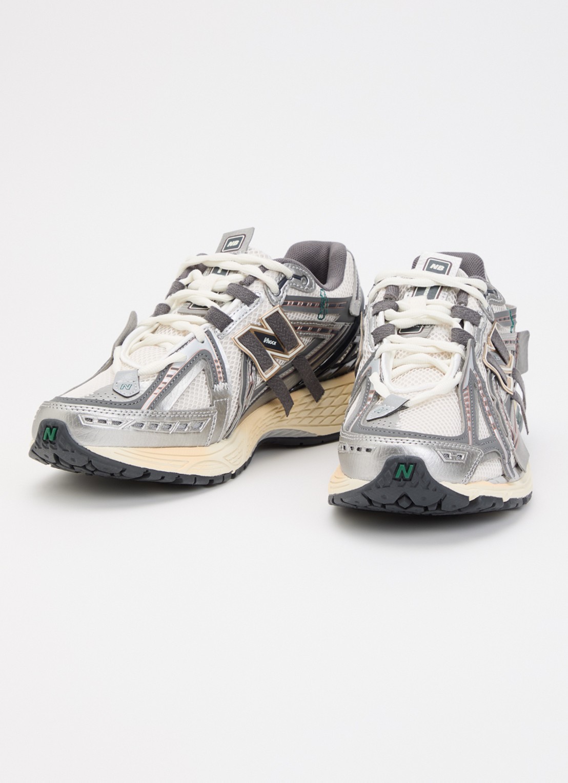 New Balance 1906A sneaker met metallic details  - detail 2 zilver
