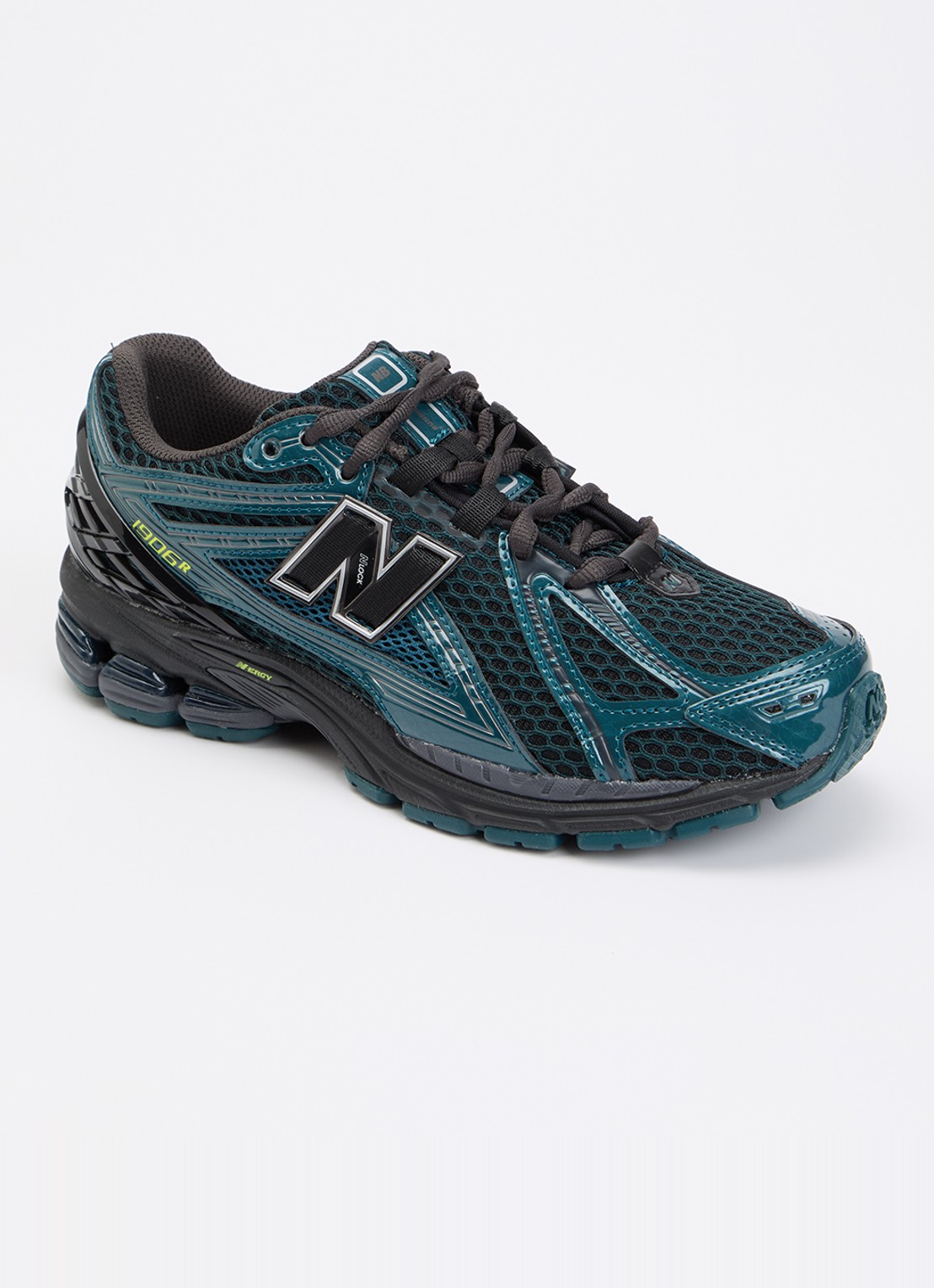 New Balance 1906R sneaker met mesh details - voorkant 5 groen