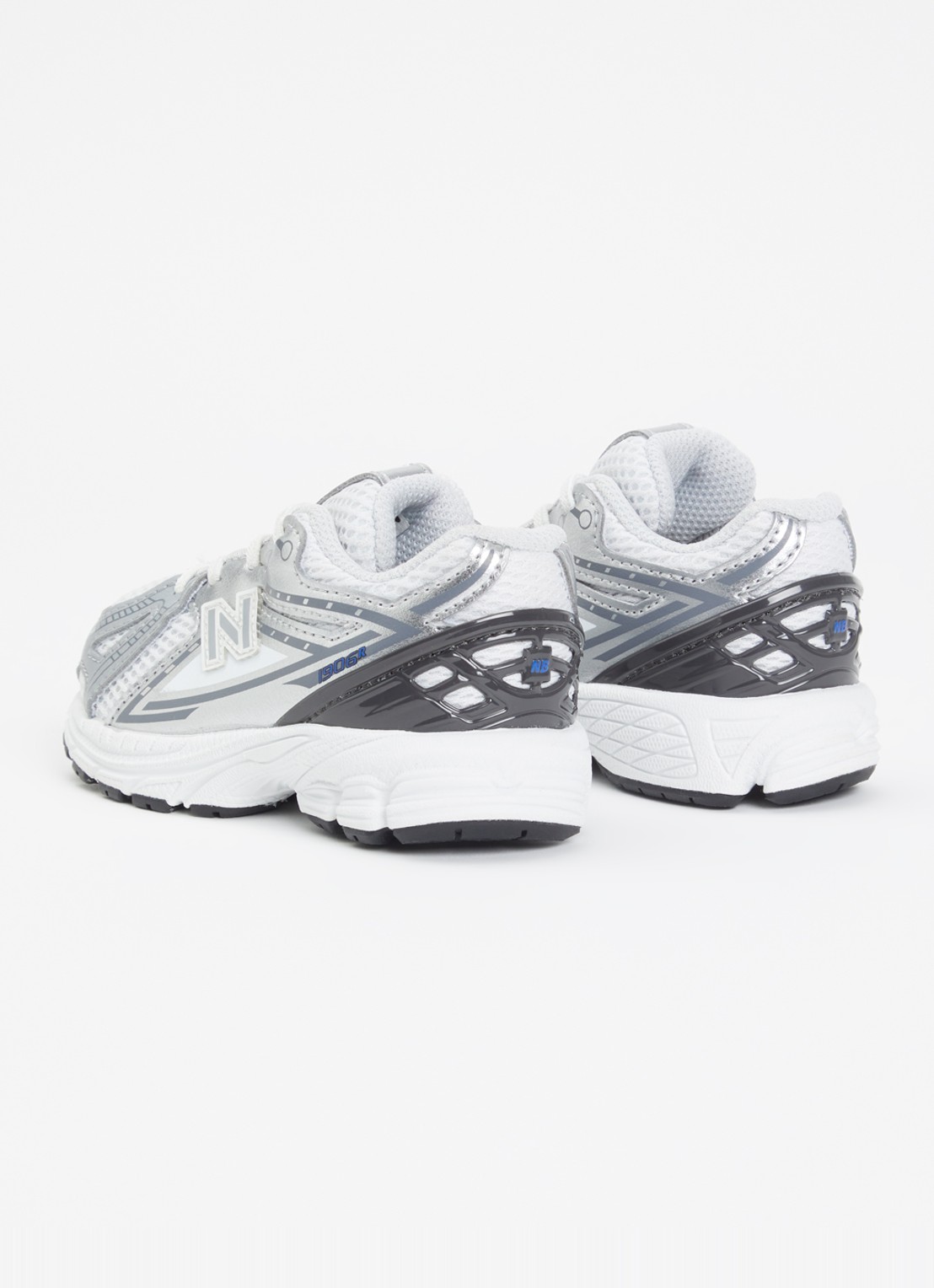 New Balance 1906R sneaker met mesh en metallic details - detail grijs