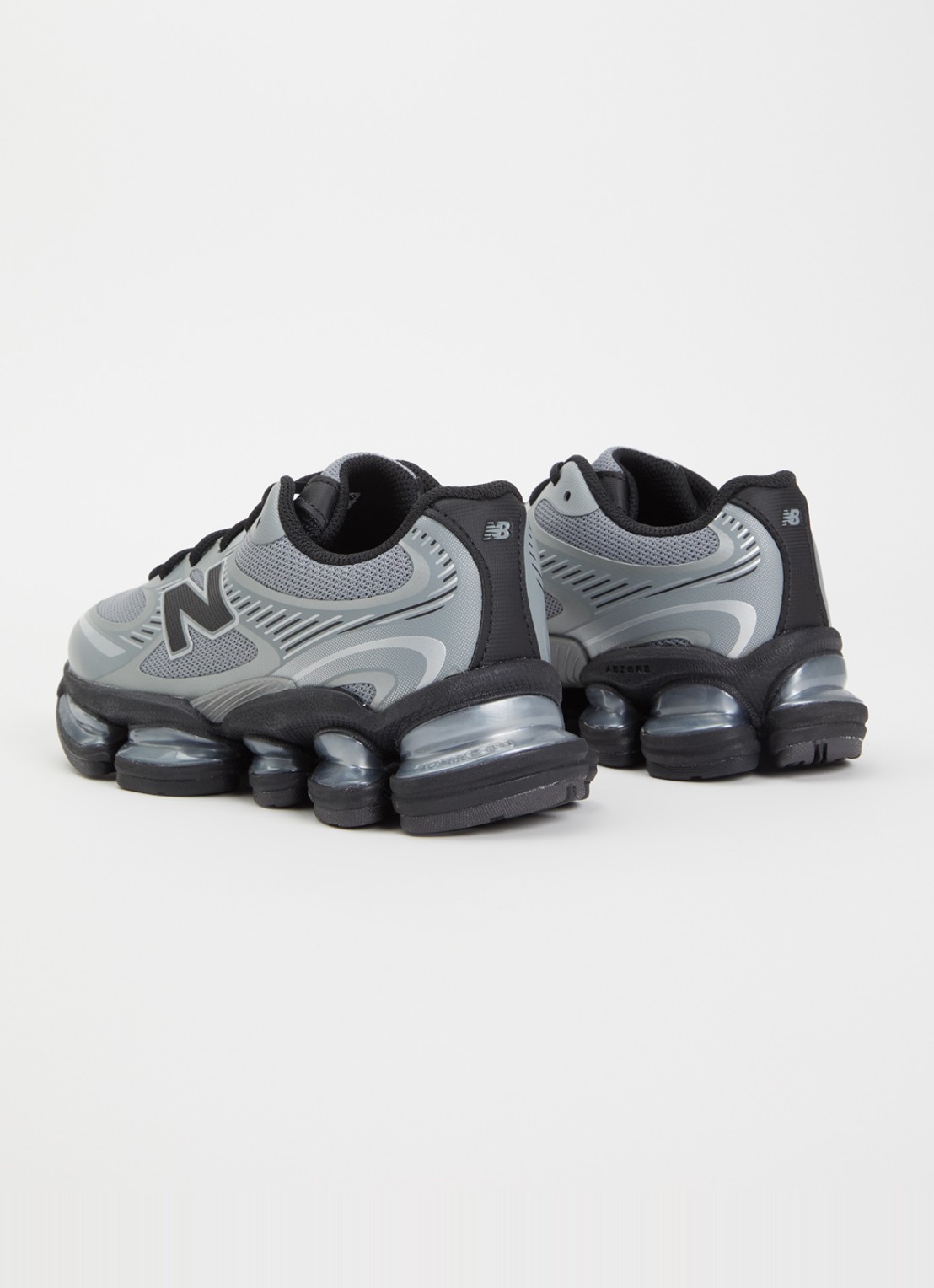 New Balance 2000 sneaker met details van metallic - achterkant 3 zwart