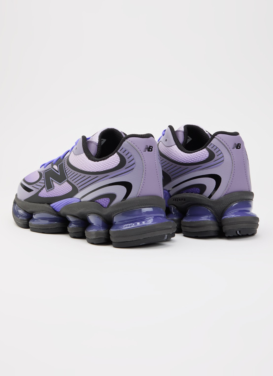 New Balance 2000 sneaker met mesh details - achterkant paars