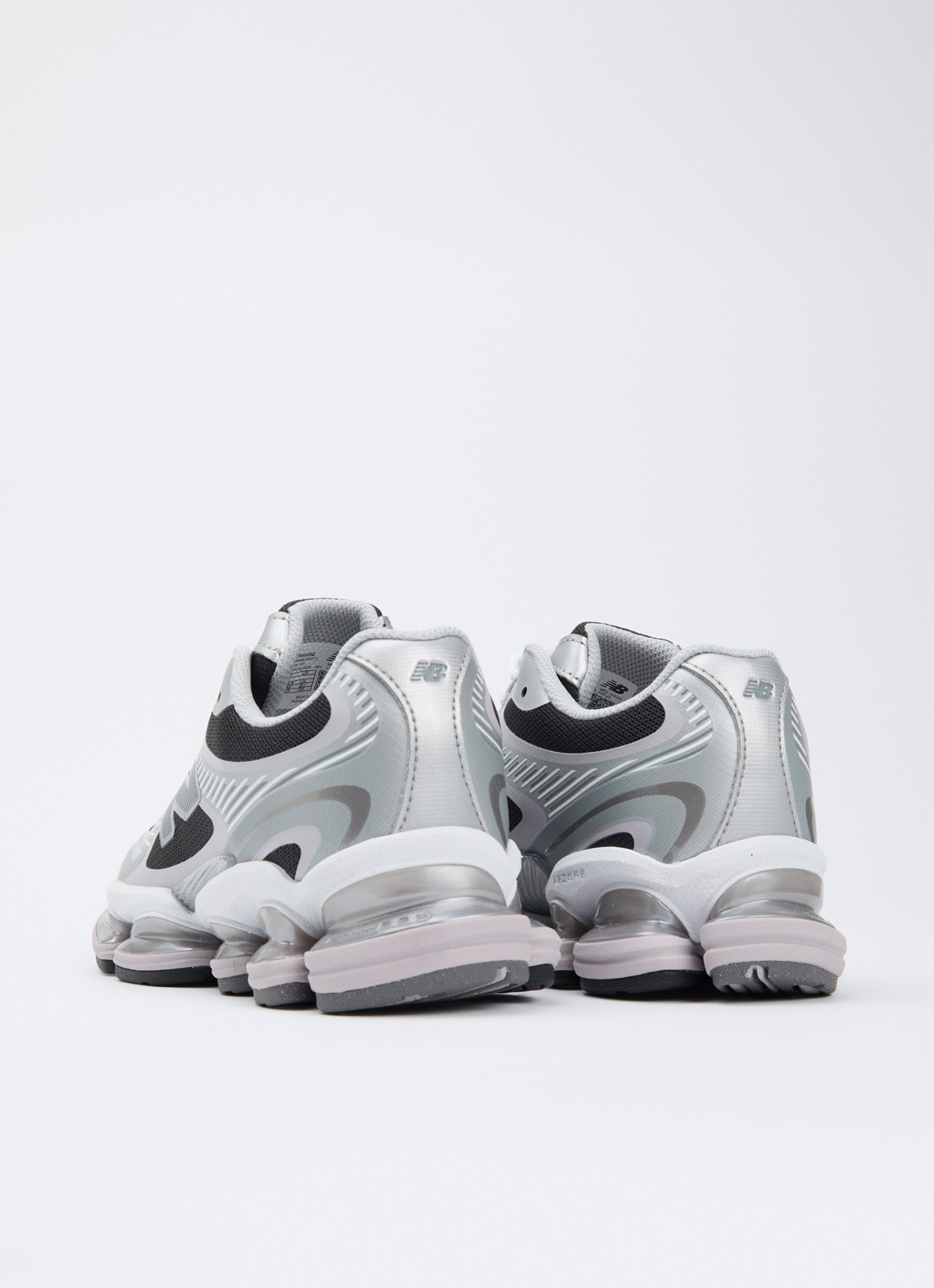 New Balance 2000 sneaker met mesh details - achterkant 6 zilver