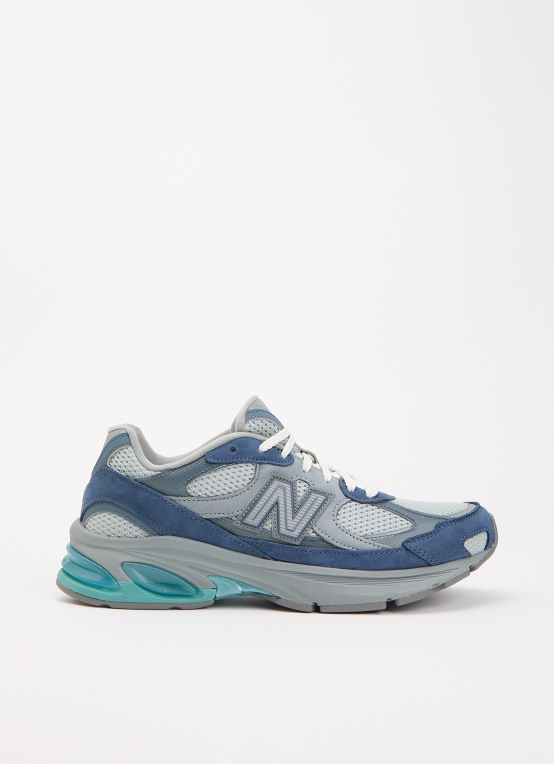 New Balance 2010 sneaker met mesh details - voorkant 2 donkerblauw