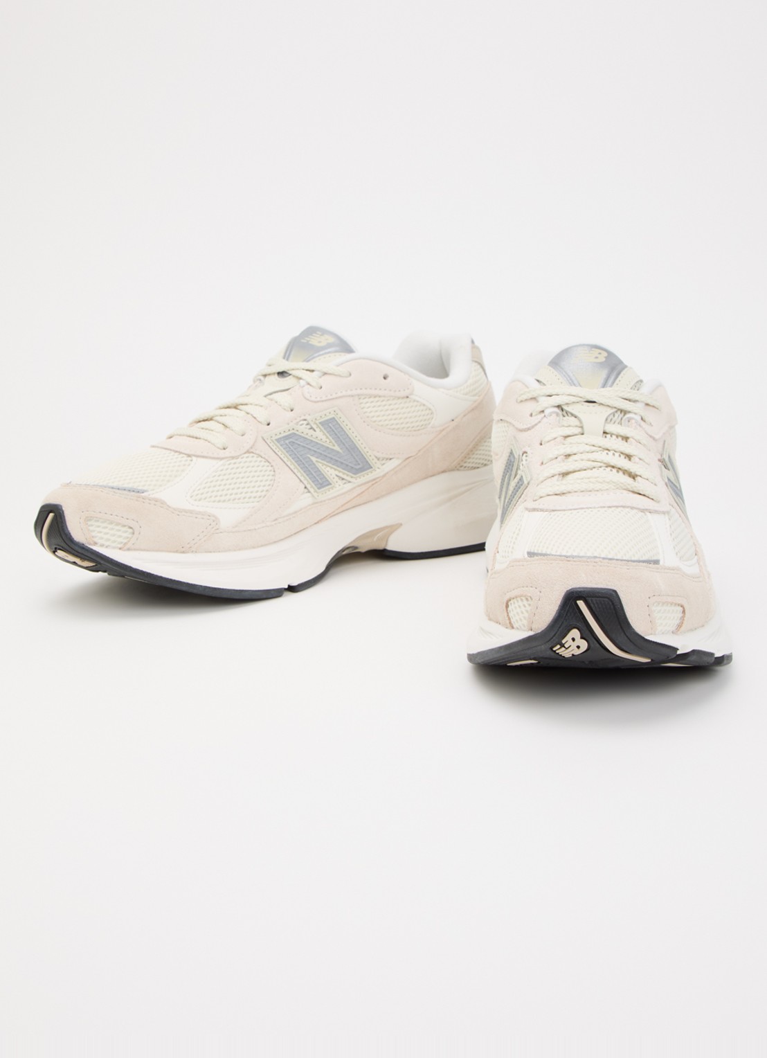 New Balance 2010 sneaker met suède details - detail 2 beige