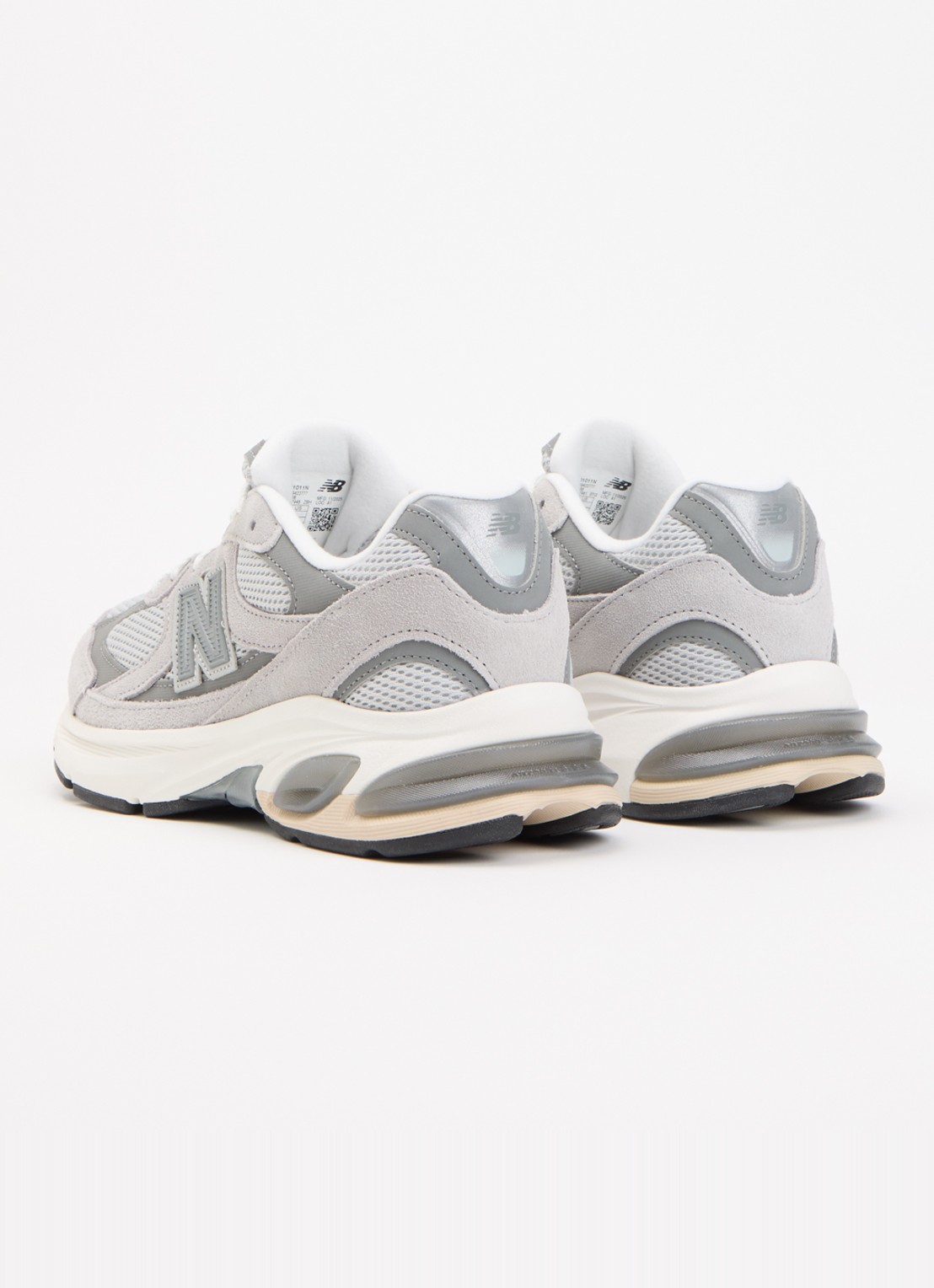 New Balance 2010 sneaker van mesh met details van nubuck - achterkant 5 lichtgrijs
