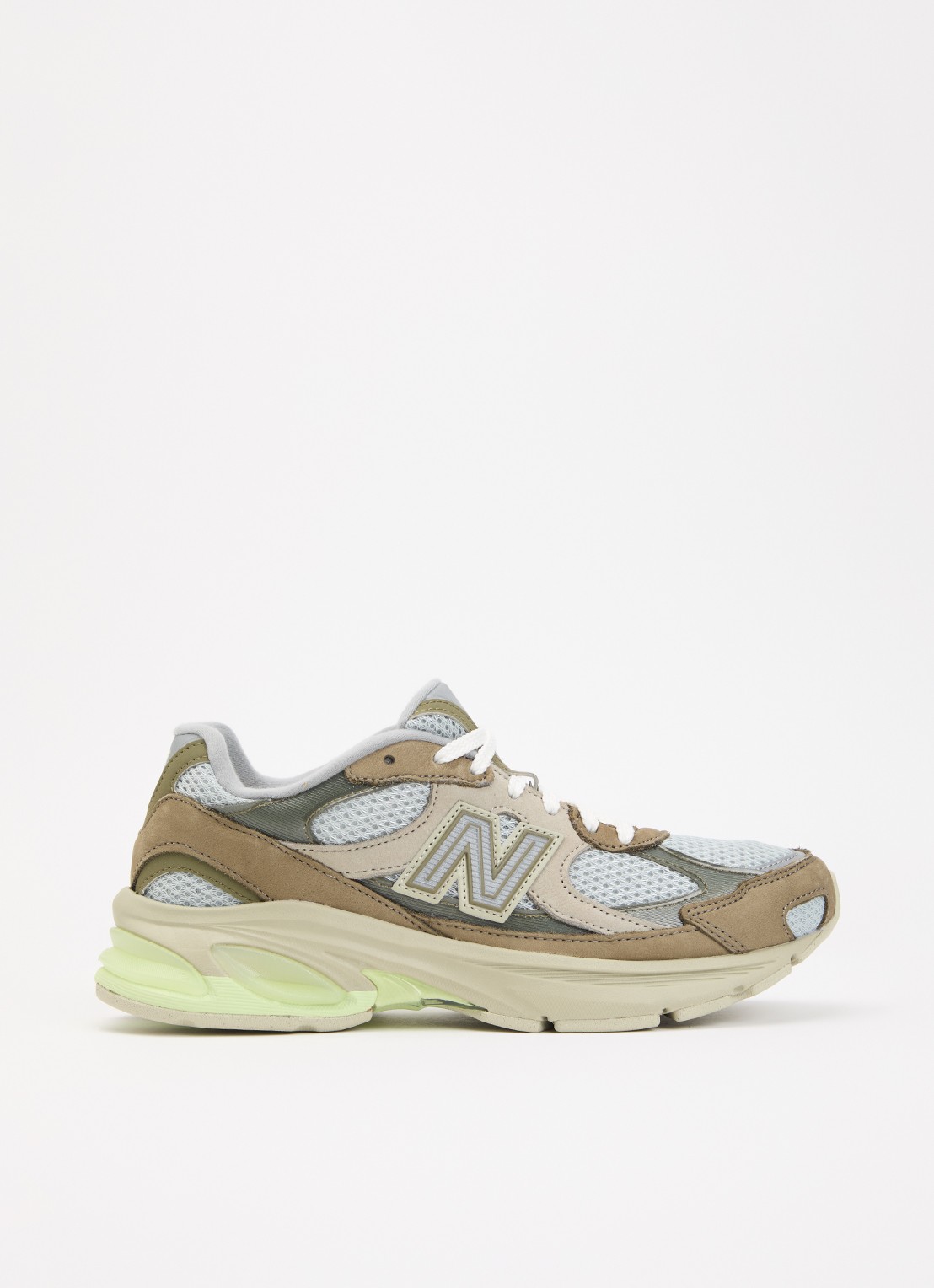 New Balance 2010 sneaker van mesh met details van nubuck - voorkant 5 mosgroen