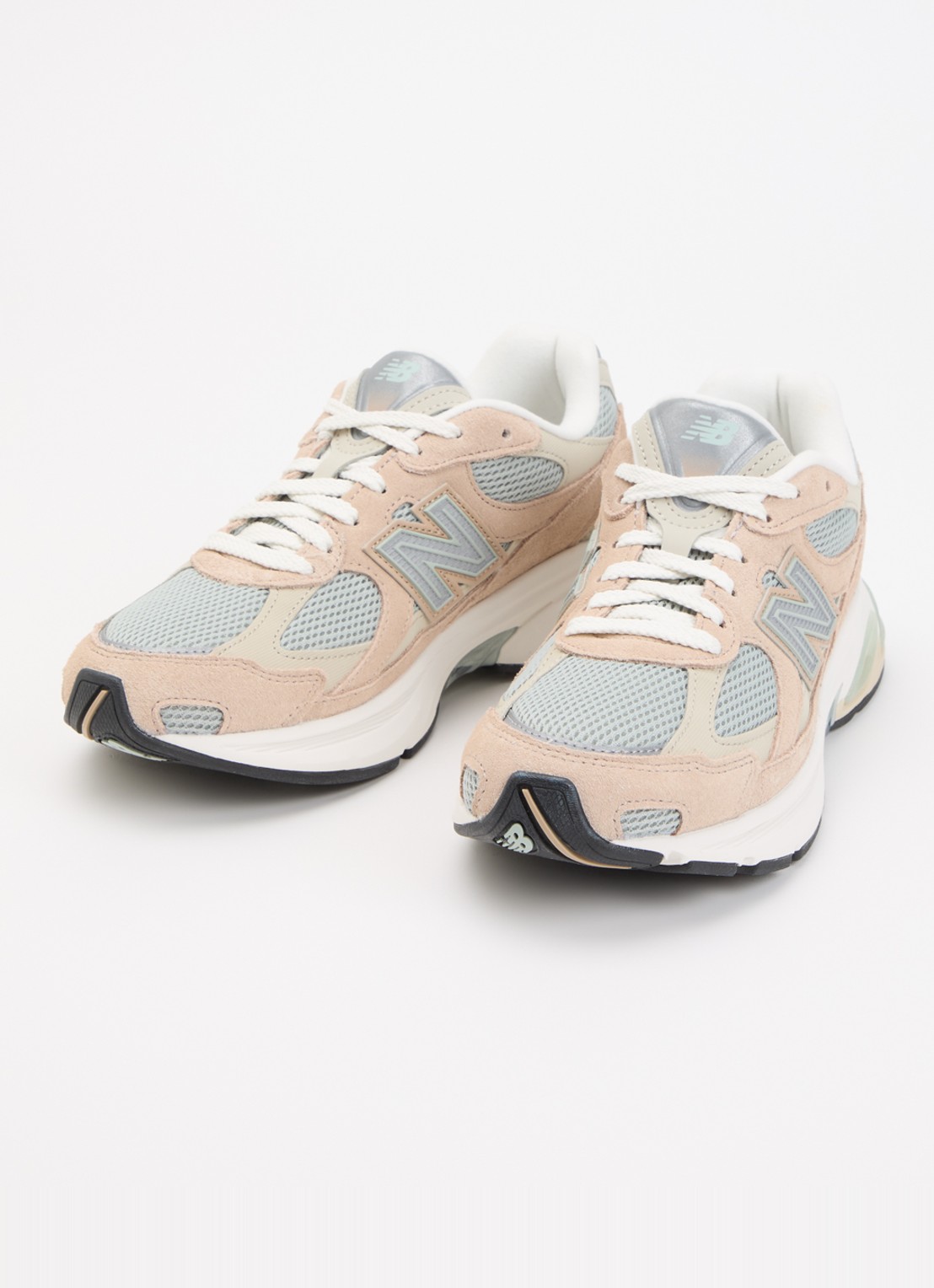 New Balance 2010 sneaker van mesh met details van nubuck - detail 2 beige