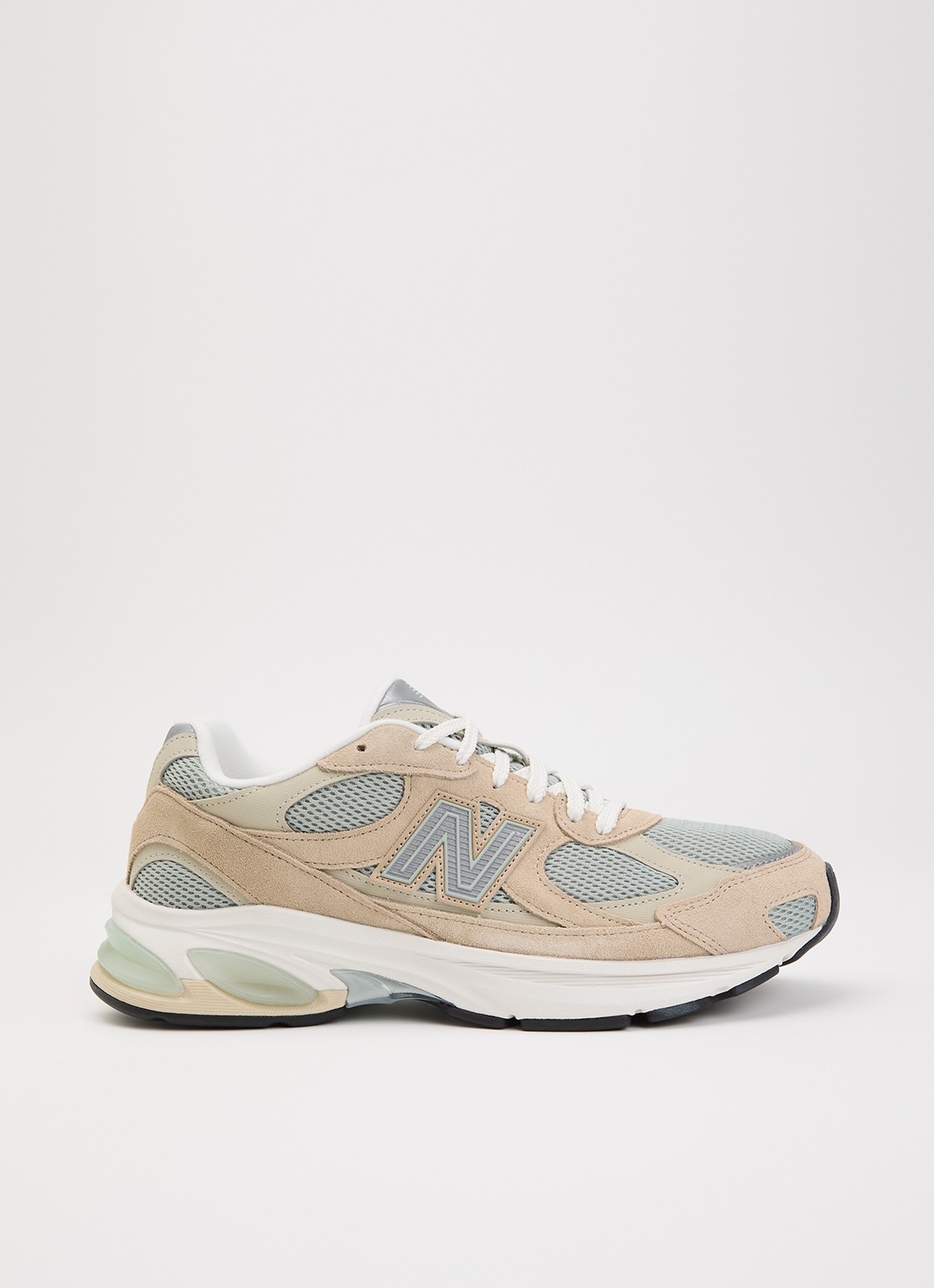 New Balance 2010 sneaker van met suède details - voorkant beige