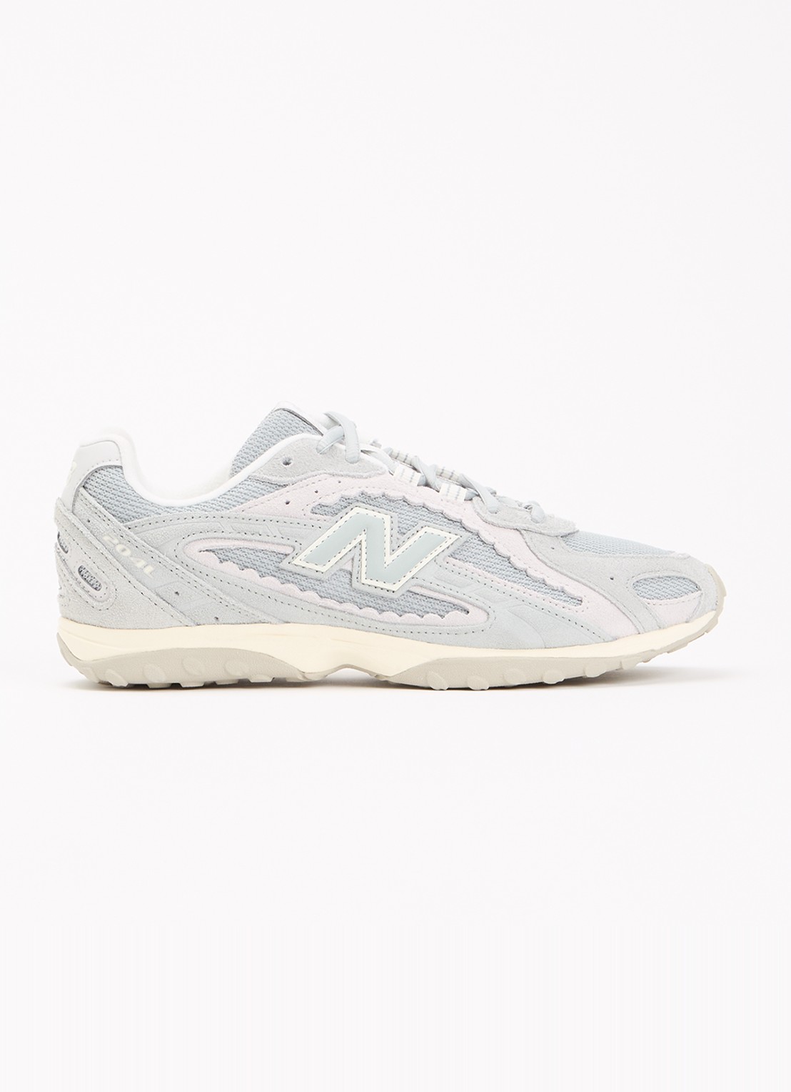 New Balance 204L sneaker van mesh met details van suède - voorkant 2 lichtgrijs