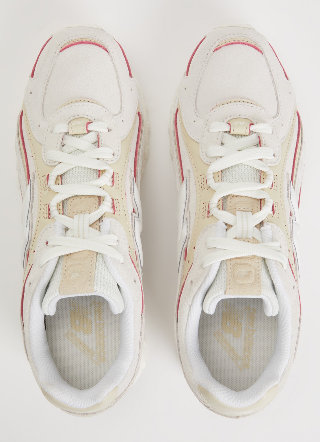 New Balance 204L sneaker van suède met leren details - detail 2 creme