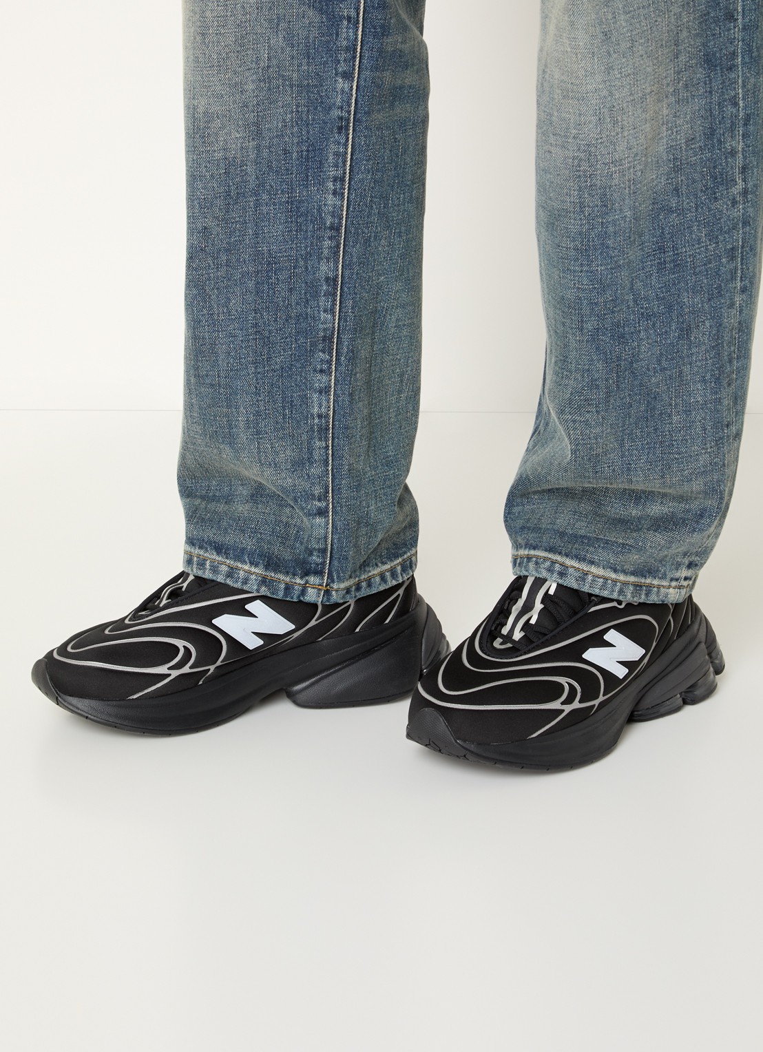 New Balance 5030 sneaker met logo - voorkant 6 zwart