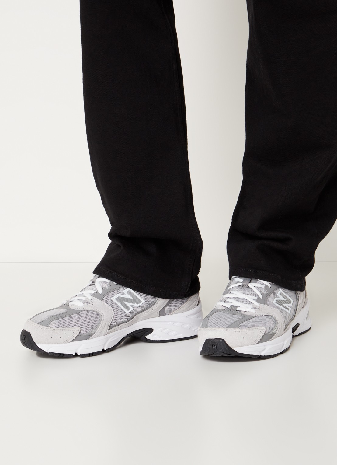 New Balance 530 sneaker met leren details - voorkant 2 lichtgrijs