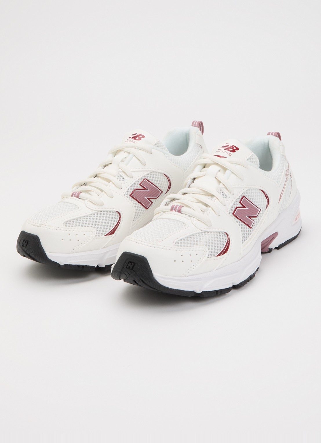New Balance 530 sneaker met mesh details - voorkant 3 wit