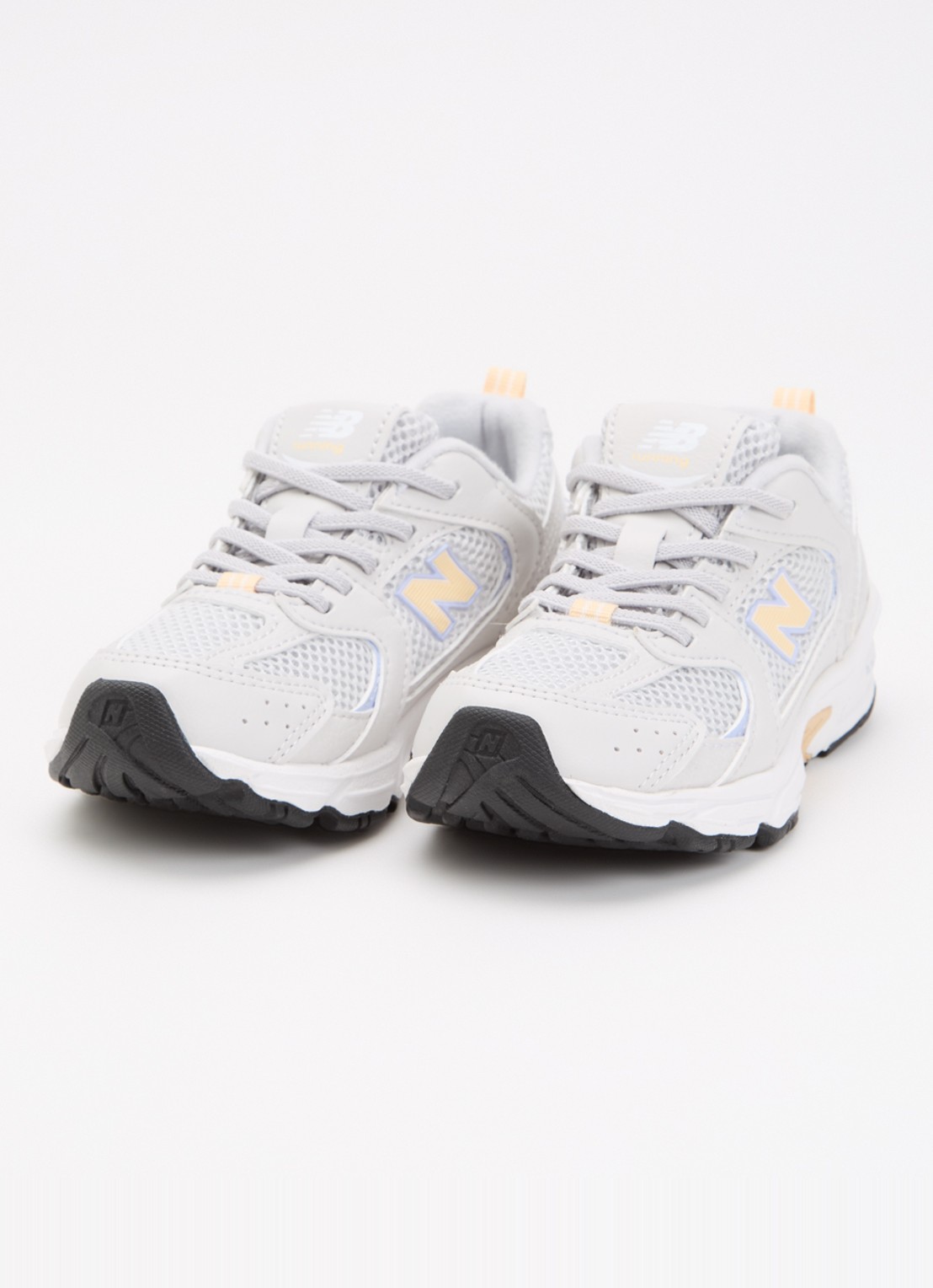 New Balance 530 sneaker met mesh details - voorkant 3 lichtgrijs