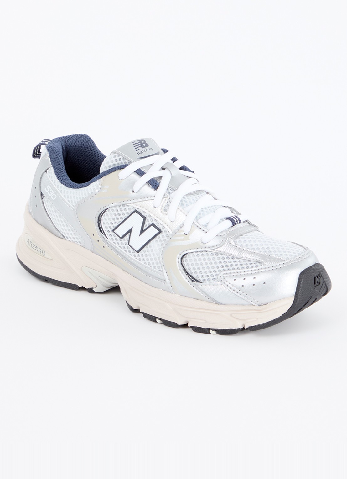 New Balance 530 sneaker van mesh met metallic finish - voorkant lichtgrijs