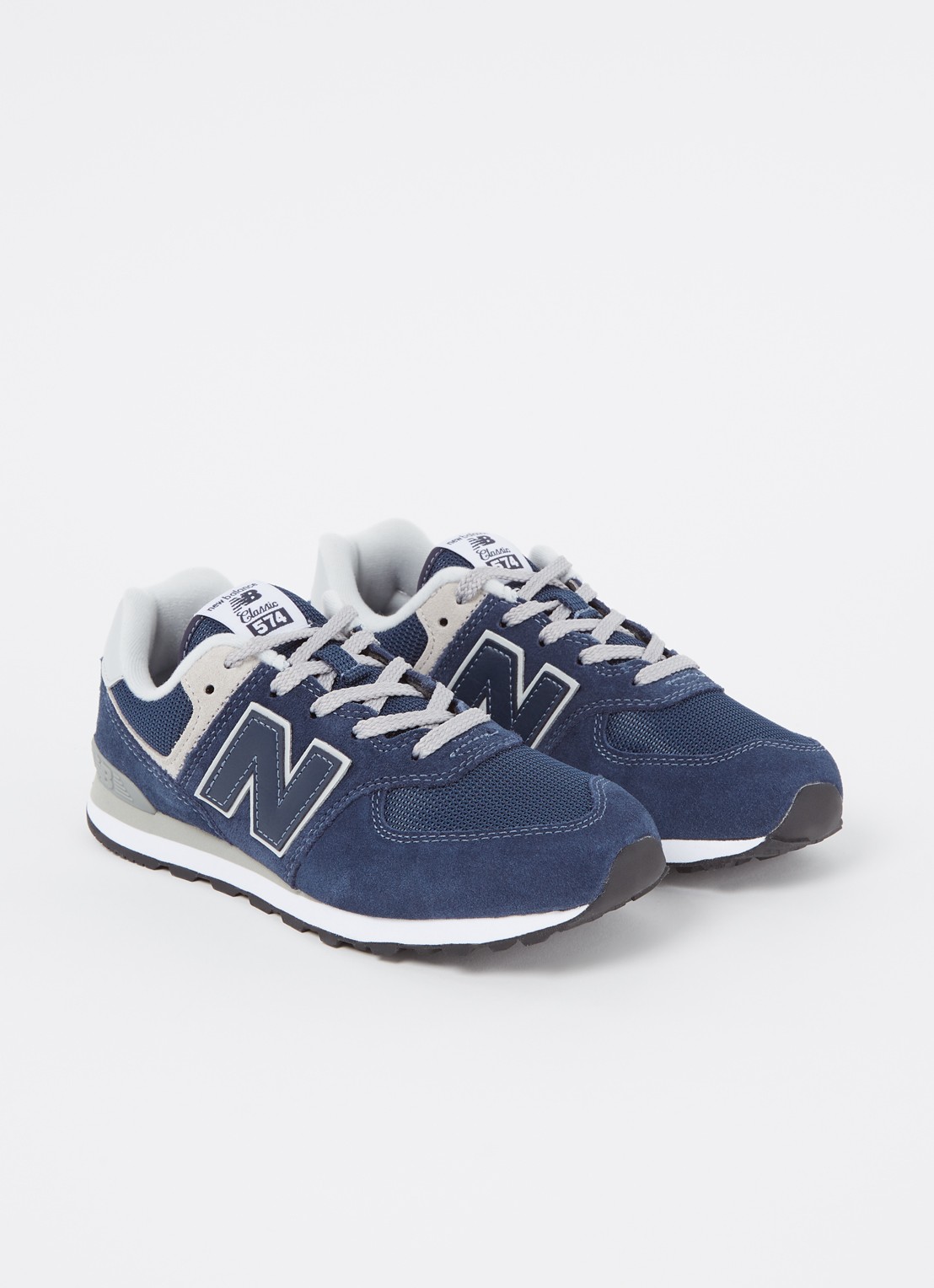New Balance 574 sneaker met suède details - voorkant 4 donkerblauw