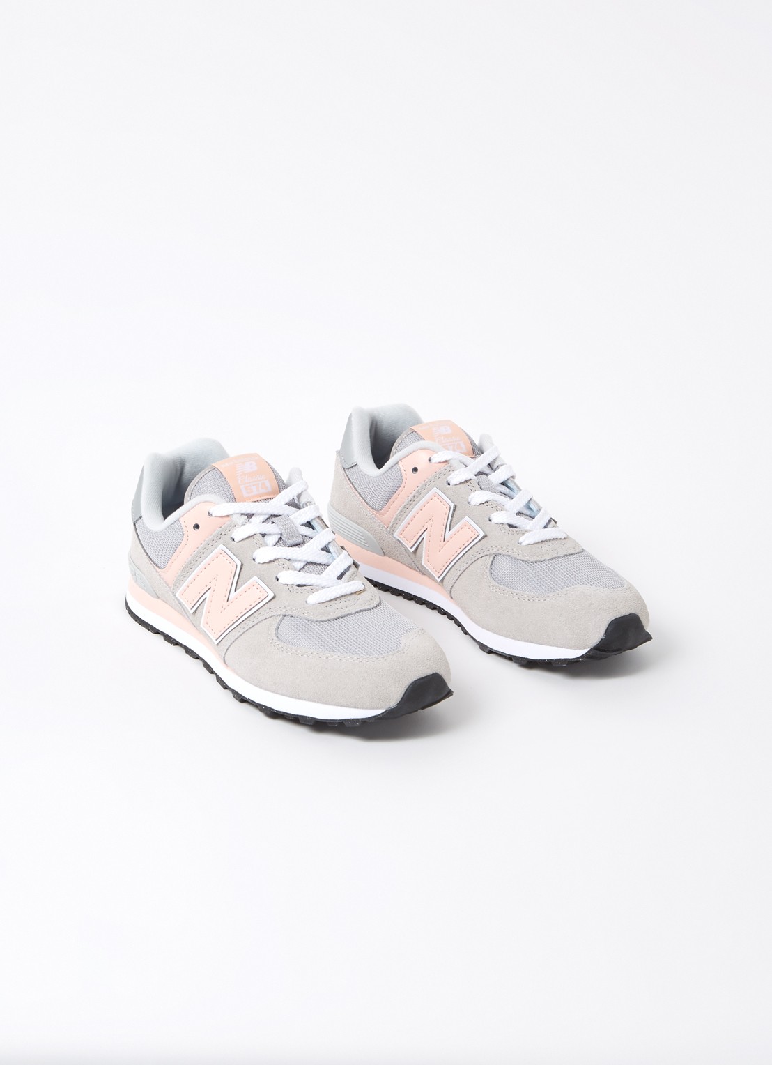 New Balance 574 sneaker met suède details - voorkant 4 lichtgrijs