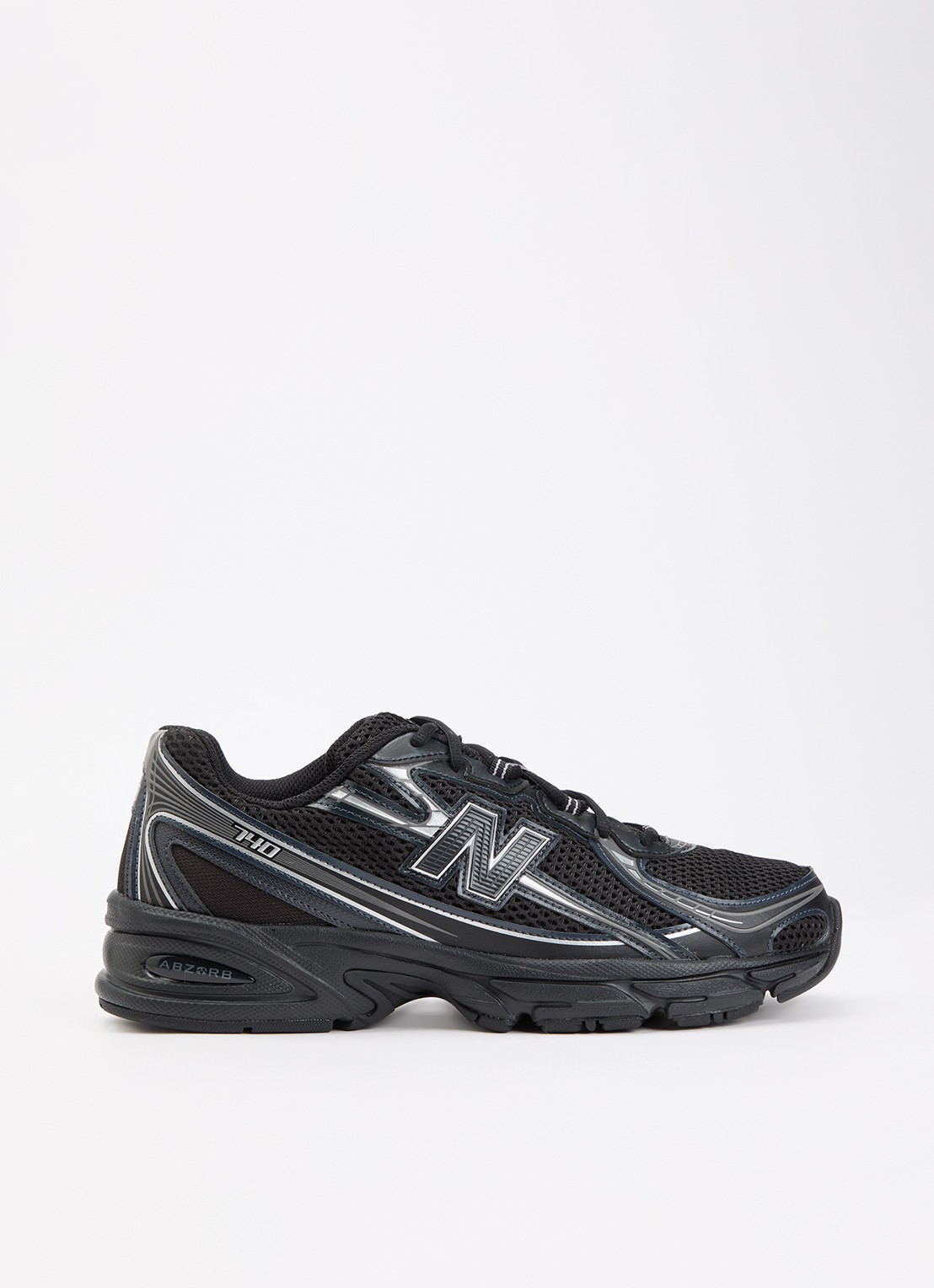 New Balance 740 sneaker met details van mesh met logo  - voorkant zwart