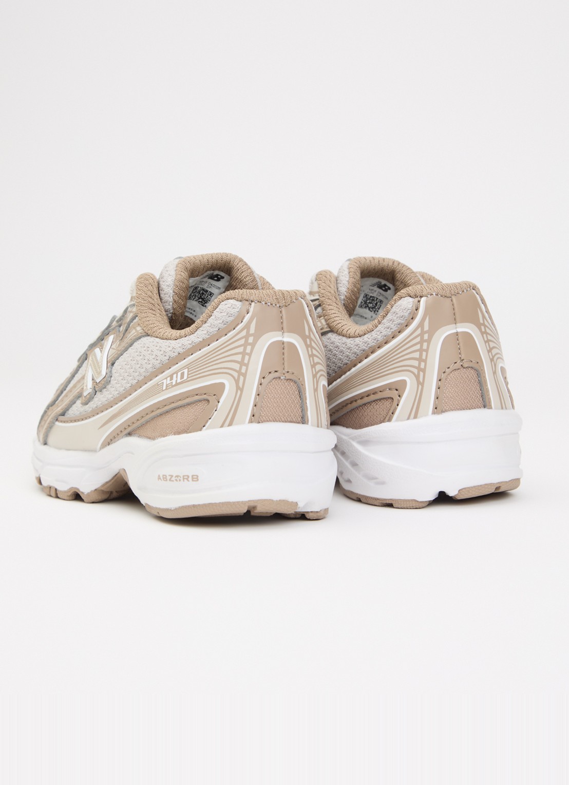 New Balance 740 sneaker met logo  - achterkant 4 beige