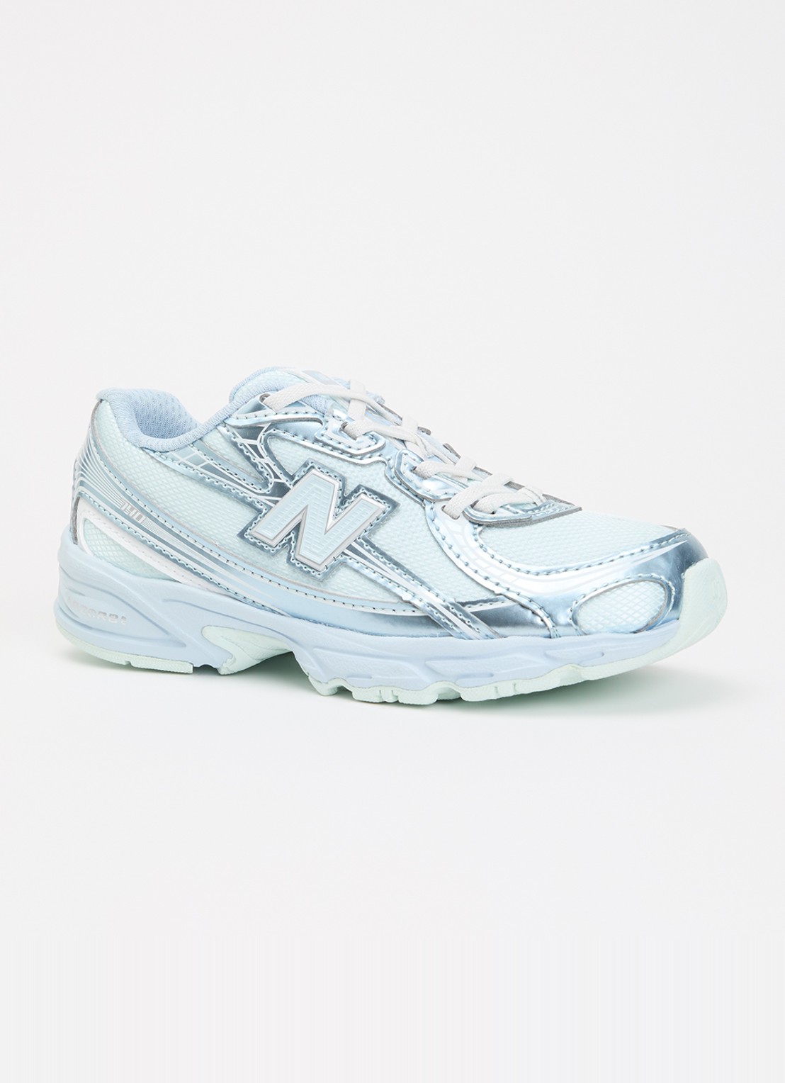 New Balance 740 sneaker met mesh details en metallic finish - voorkant 3 lichtblauw
