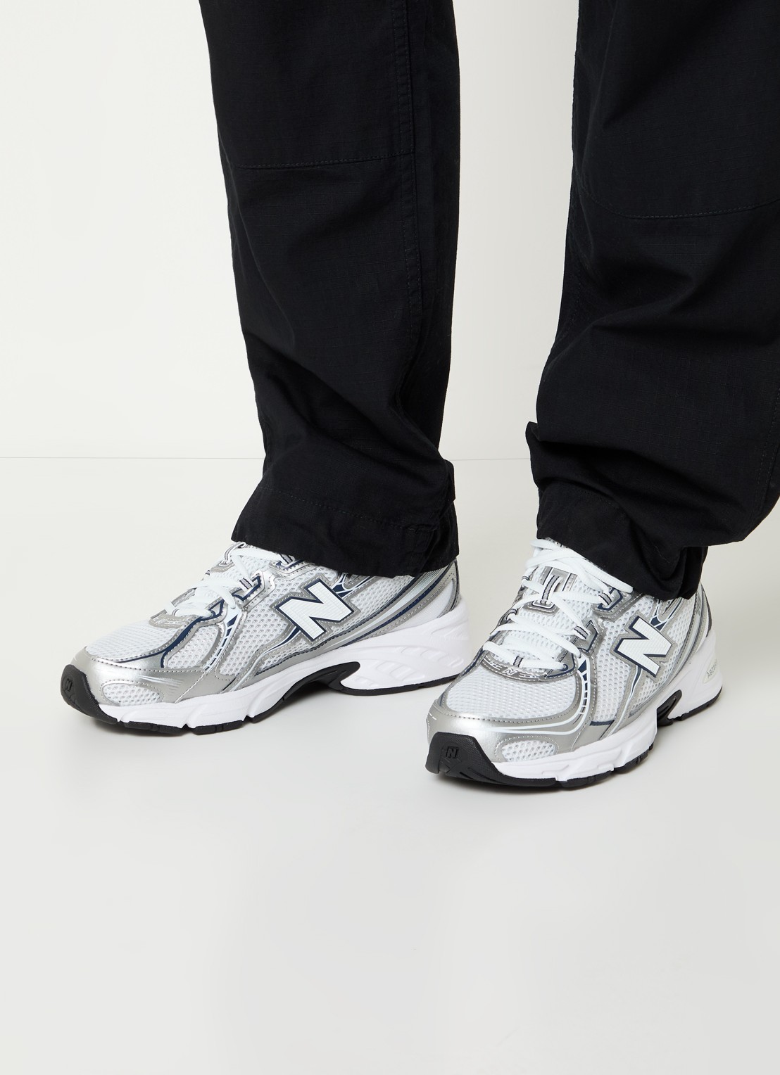New Balance 740 sneaker met mesh details - voorkant 5 zilver