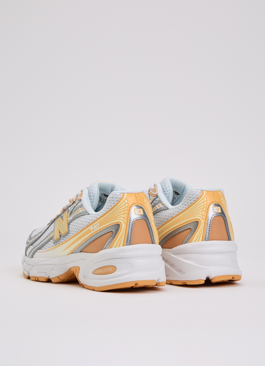 New Balance 740 sneaker met mesh details - achterkant 6 orange