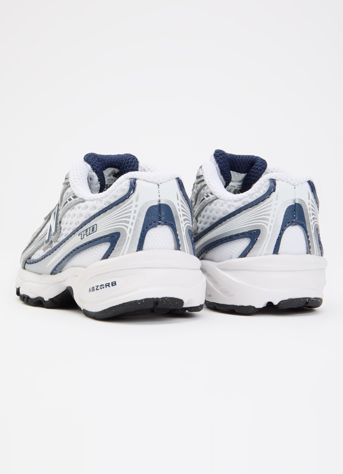 New Balance 740 sneaker met mesh details - achterkant donkerblauw