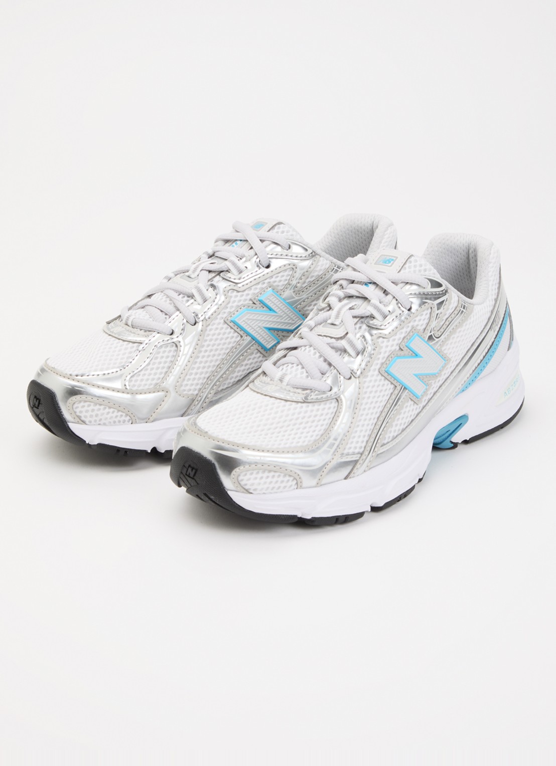 New Balance 740 sneaker met mesh details - voorkant 4 zilver