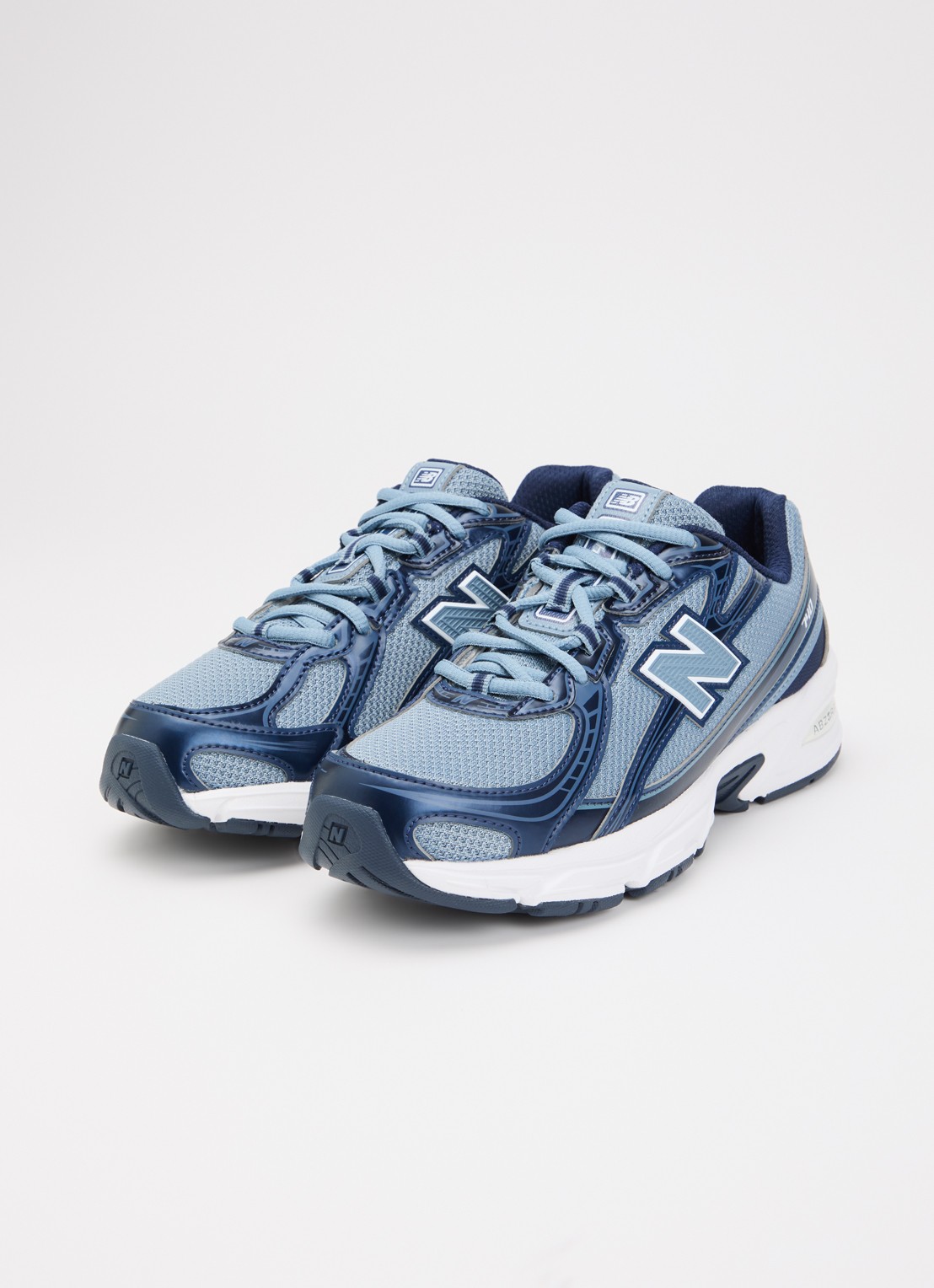 New Balance 740 sneaker met mesh details - voorkant 2 petrol