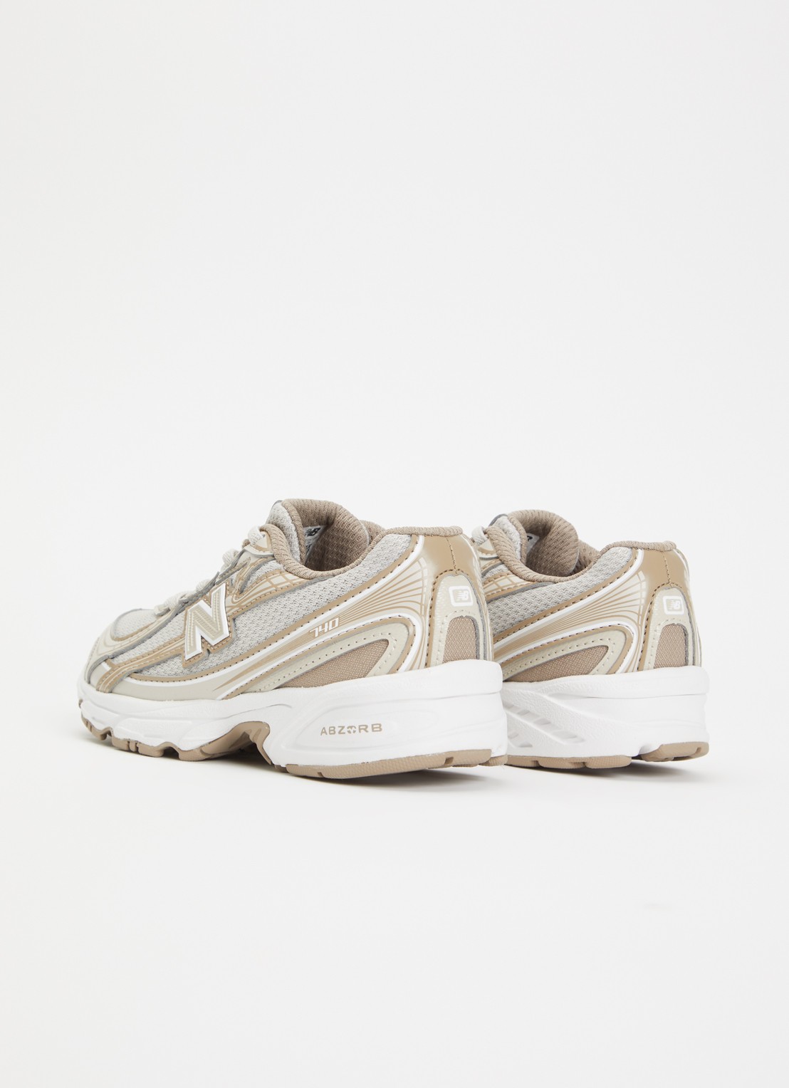 New Balance 740 sneaker met mesh details - achterkant donkerbeige