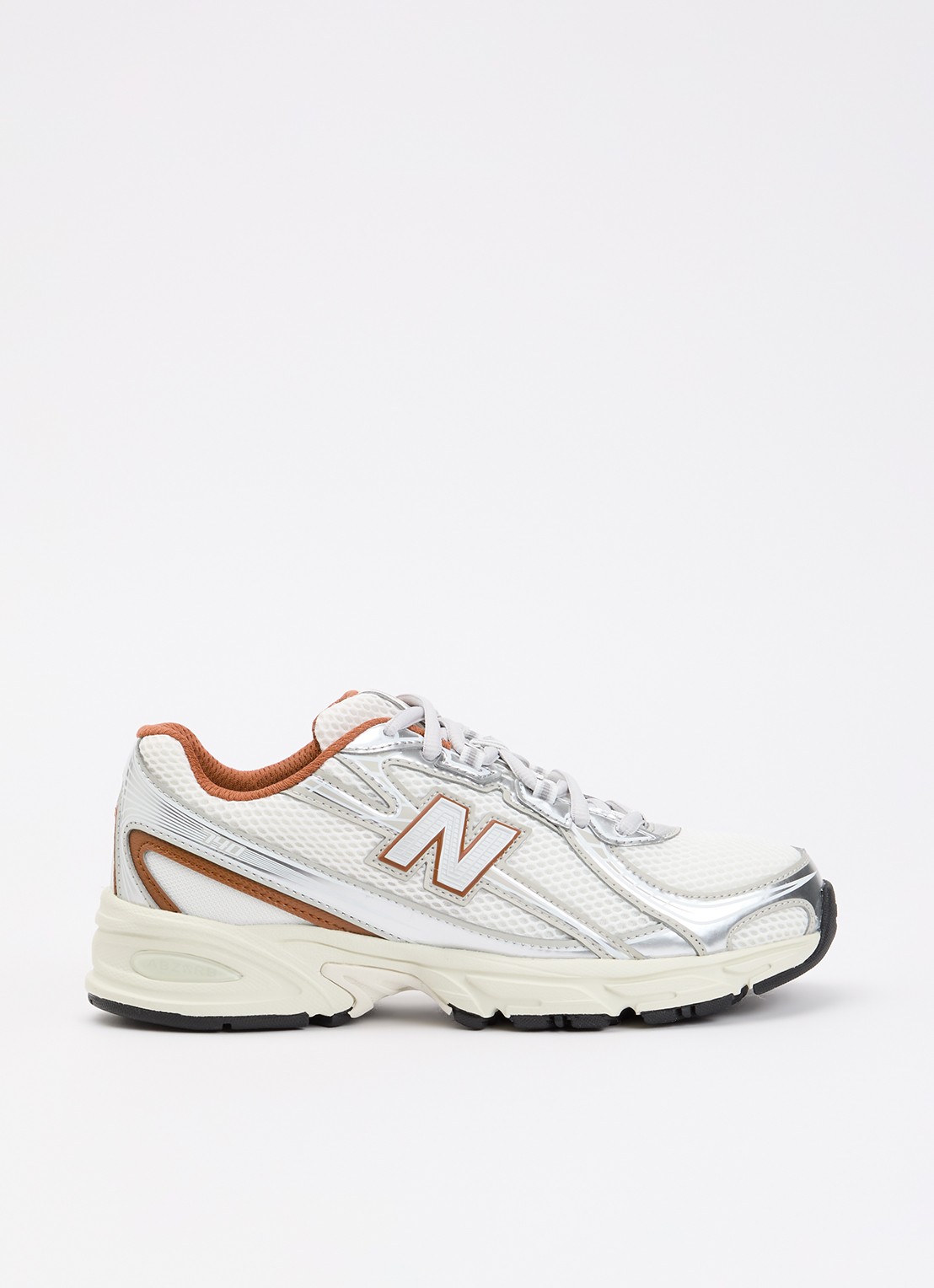 New Balance 740 sneaker van mesh met metallic details - voorkant 4 gebroken wit