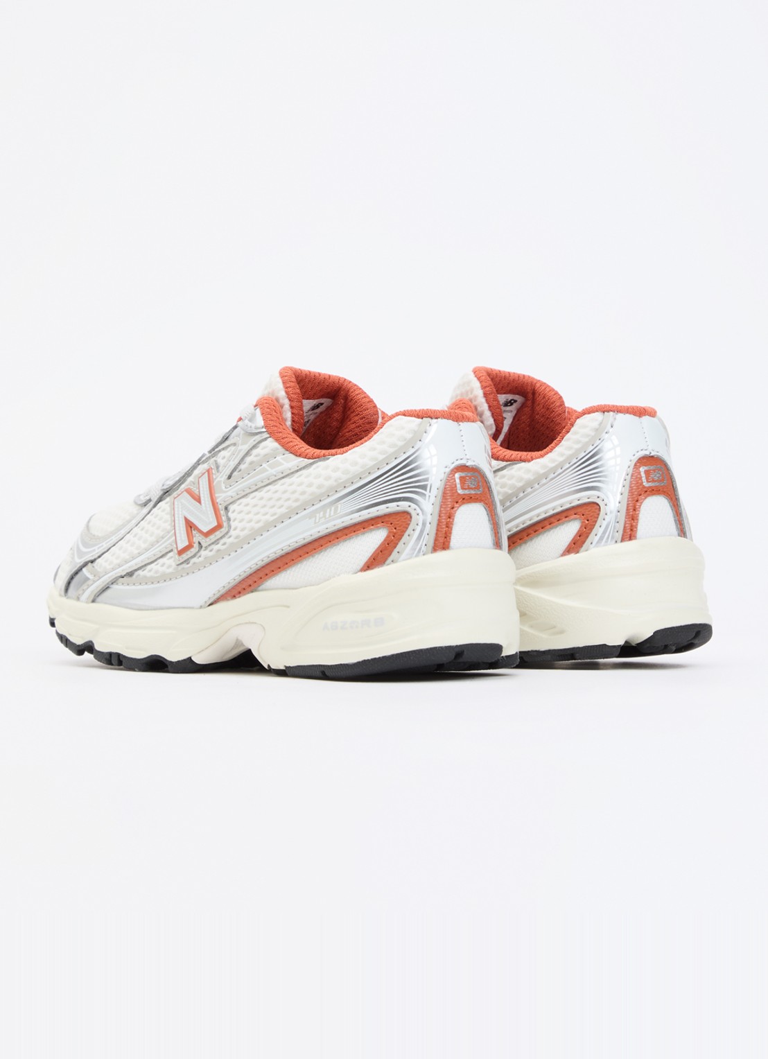 New Balance 740 sneaker van mesh met metallic details - achterkant oranjerood