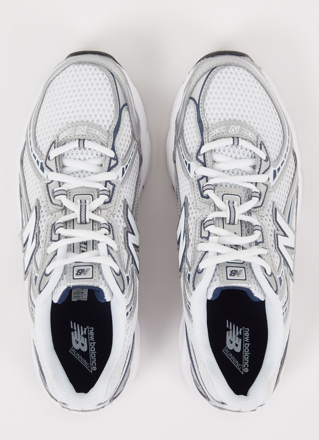 New Balance 740 sneaker van mesh met metallic finish - detail 5 zilver