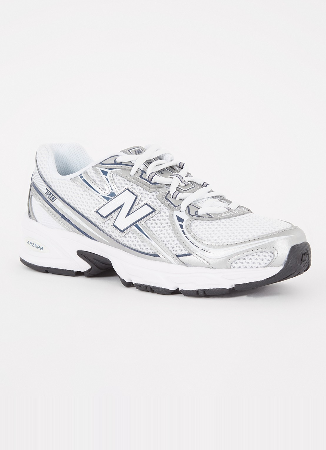 New Balance 740 sneaker van mesh met metallic finish - voorkant 2 zilver