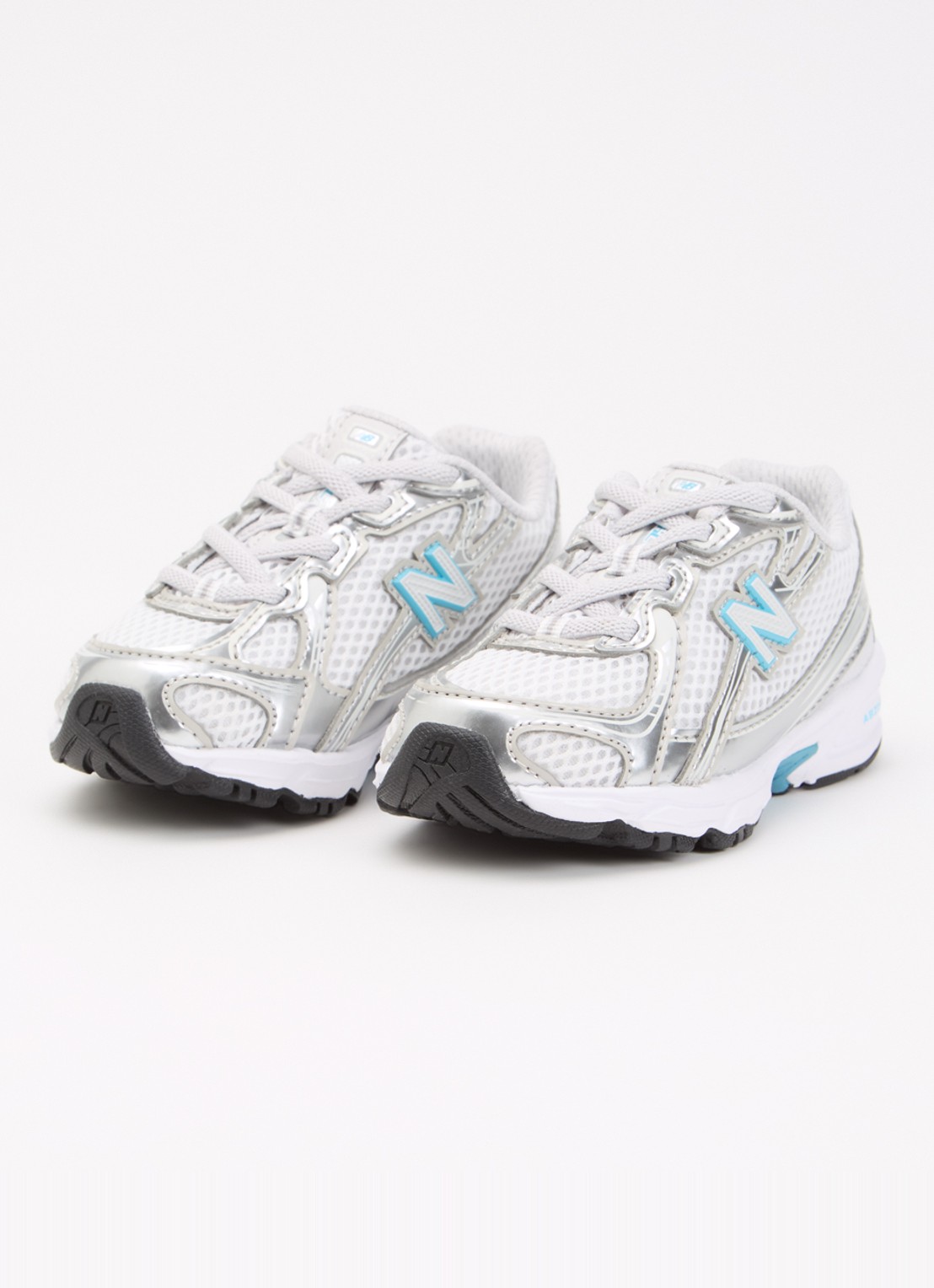 New Balance 740 sneaker van mesh met metallic finish - voorkant 3 zilver