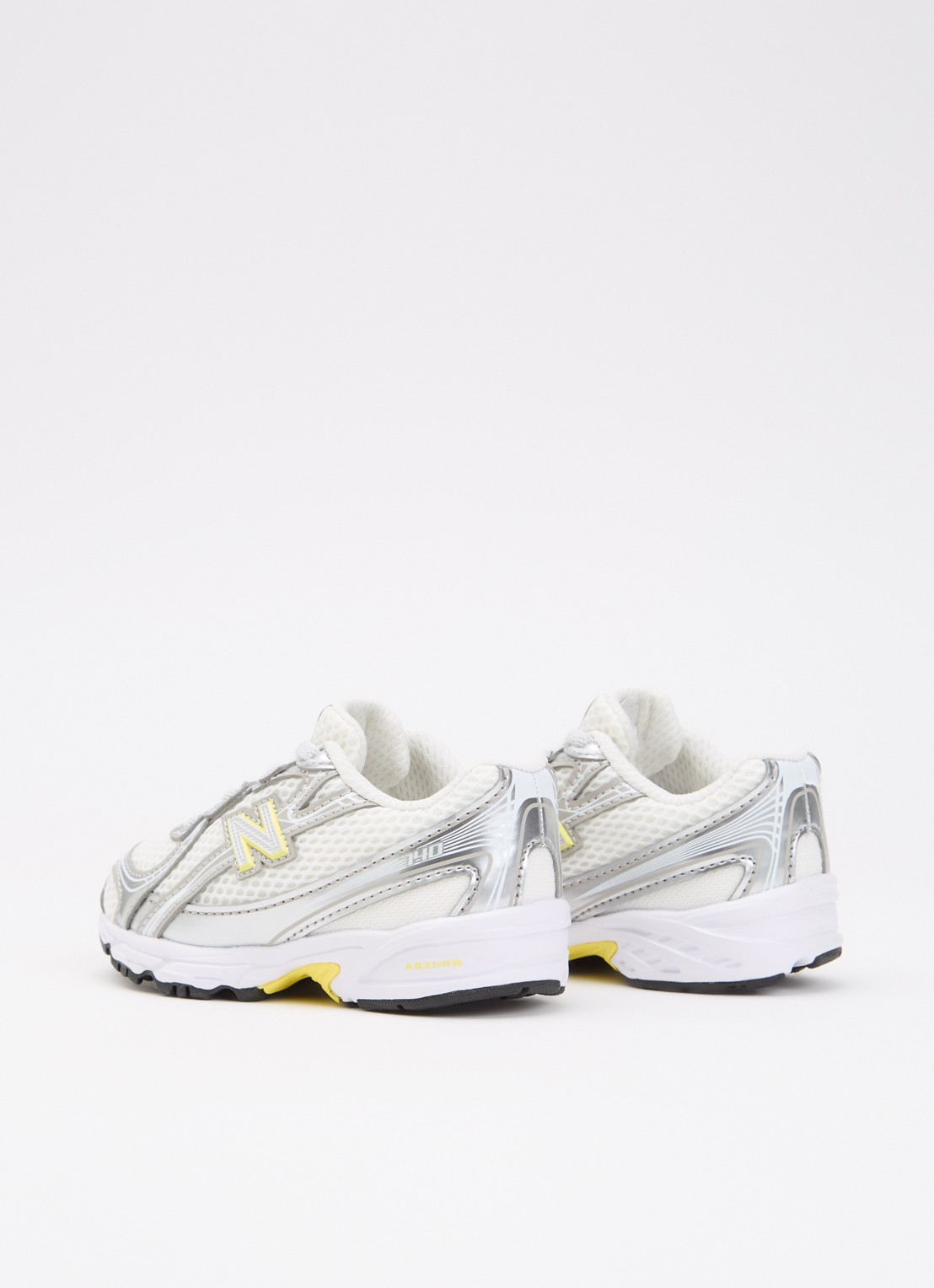 New Balance 740 sneaker van mesh met metallic finish - achterkant creme