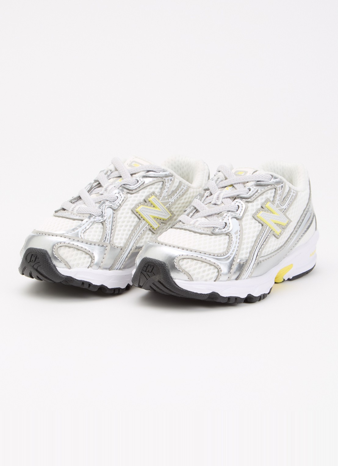 New Balance 740 sneaker van mesh met metallic finish - voorkant 4 creme