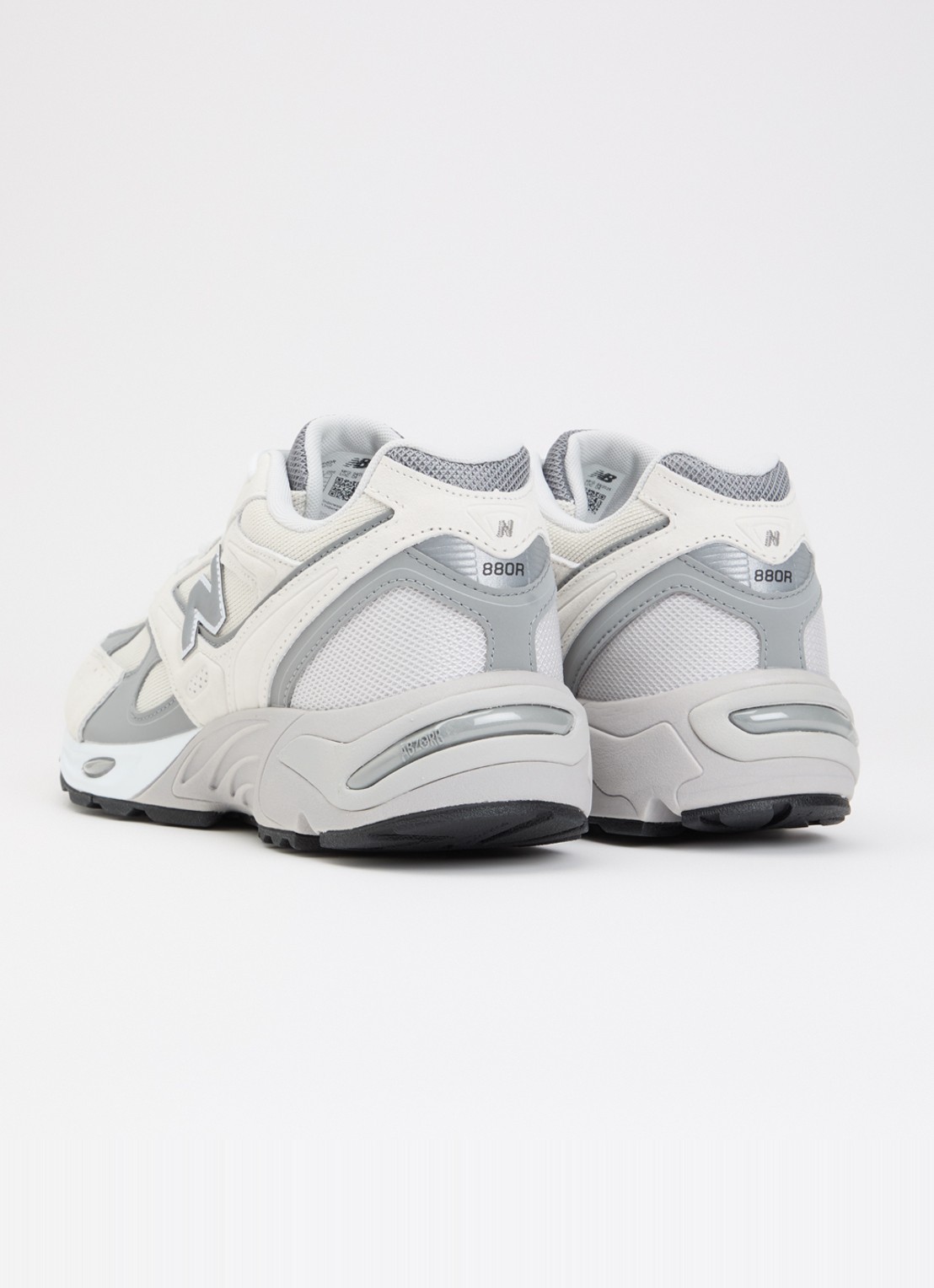 New Balance 880R sneaker met details van suède - achterkant 4 gebroken wit