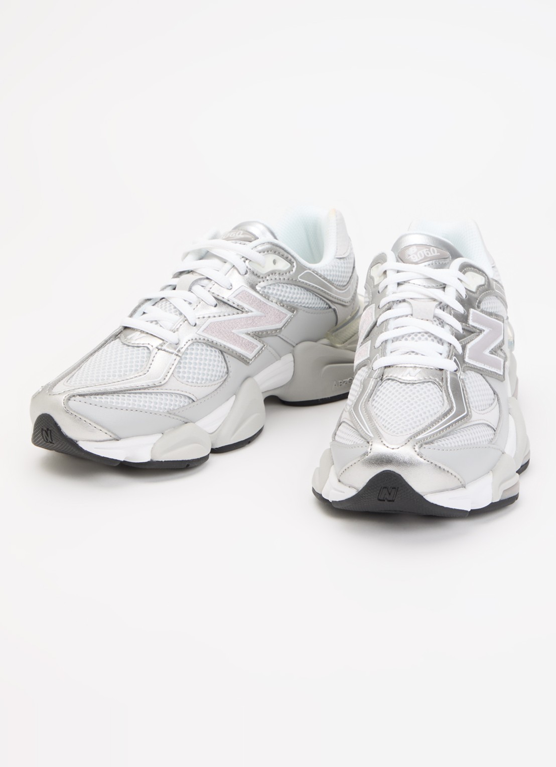 New Balance 9060 sneaker met leren details - detail 3 grijs
