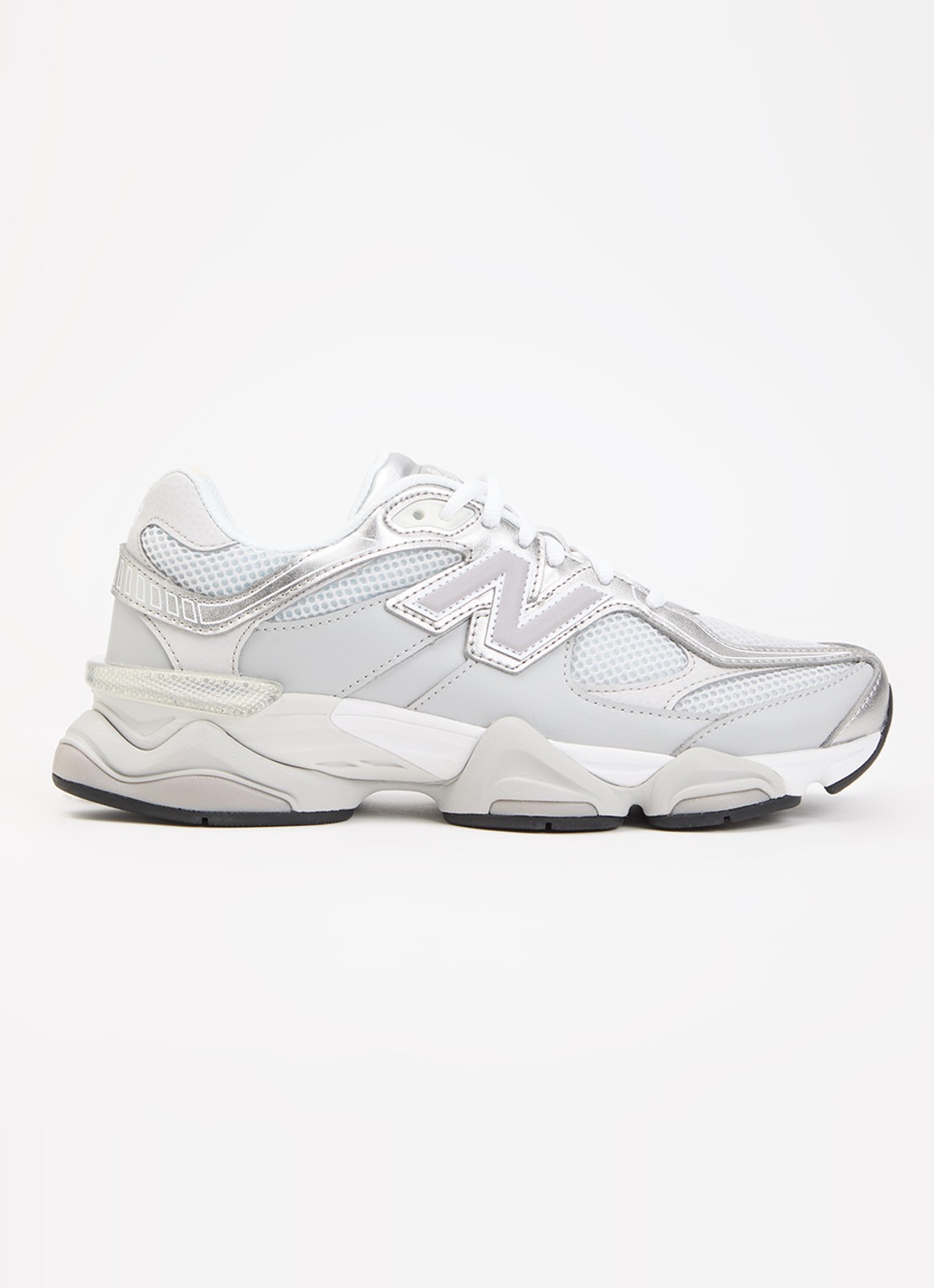 New Balance 9060 sneaker met leren details - voorkant 2 grijs