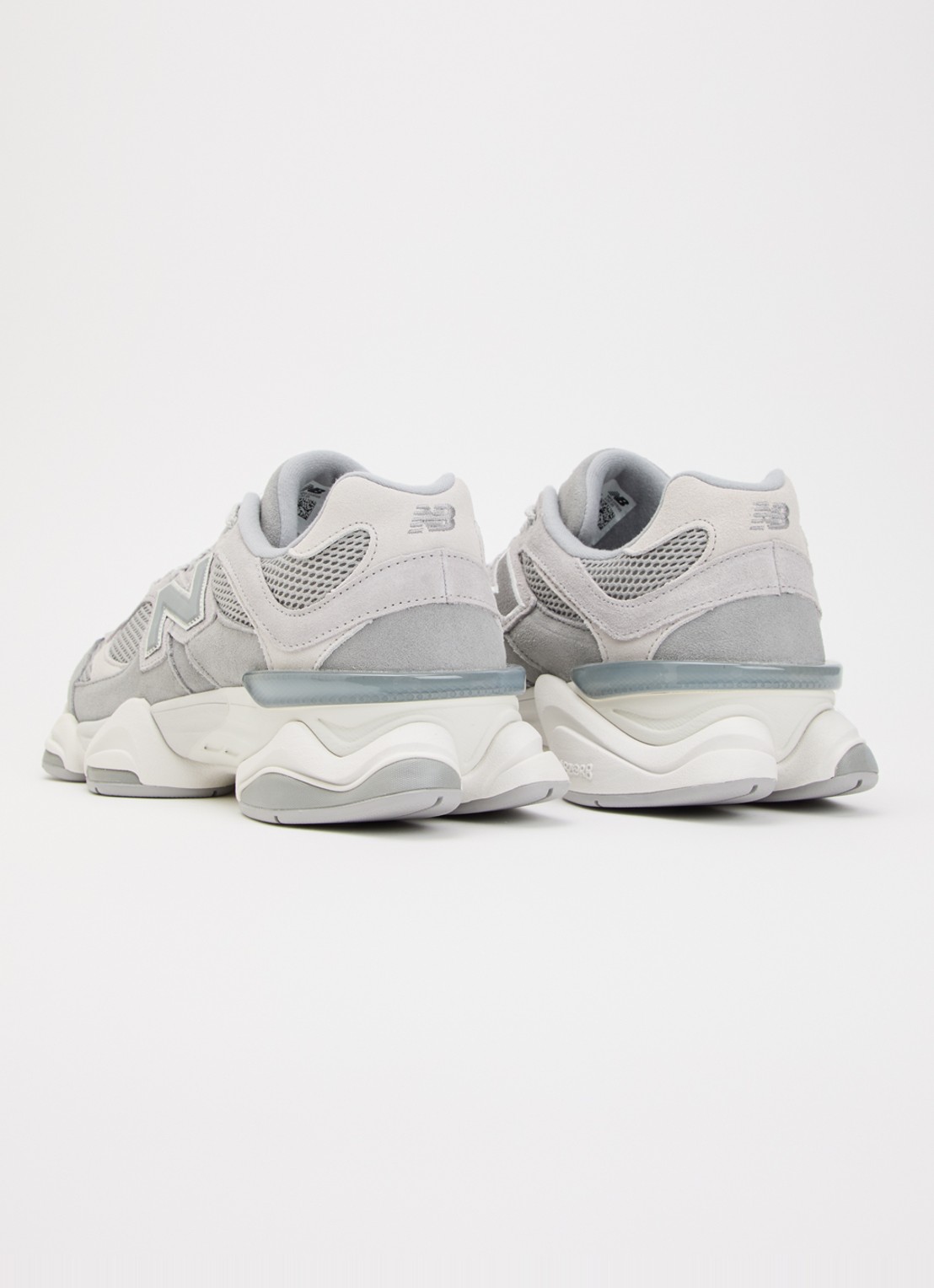 New Balance 9060 sneaker met mesh details - achterkant 5 grijs