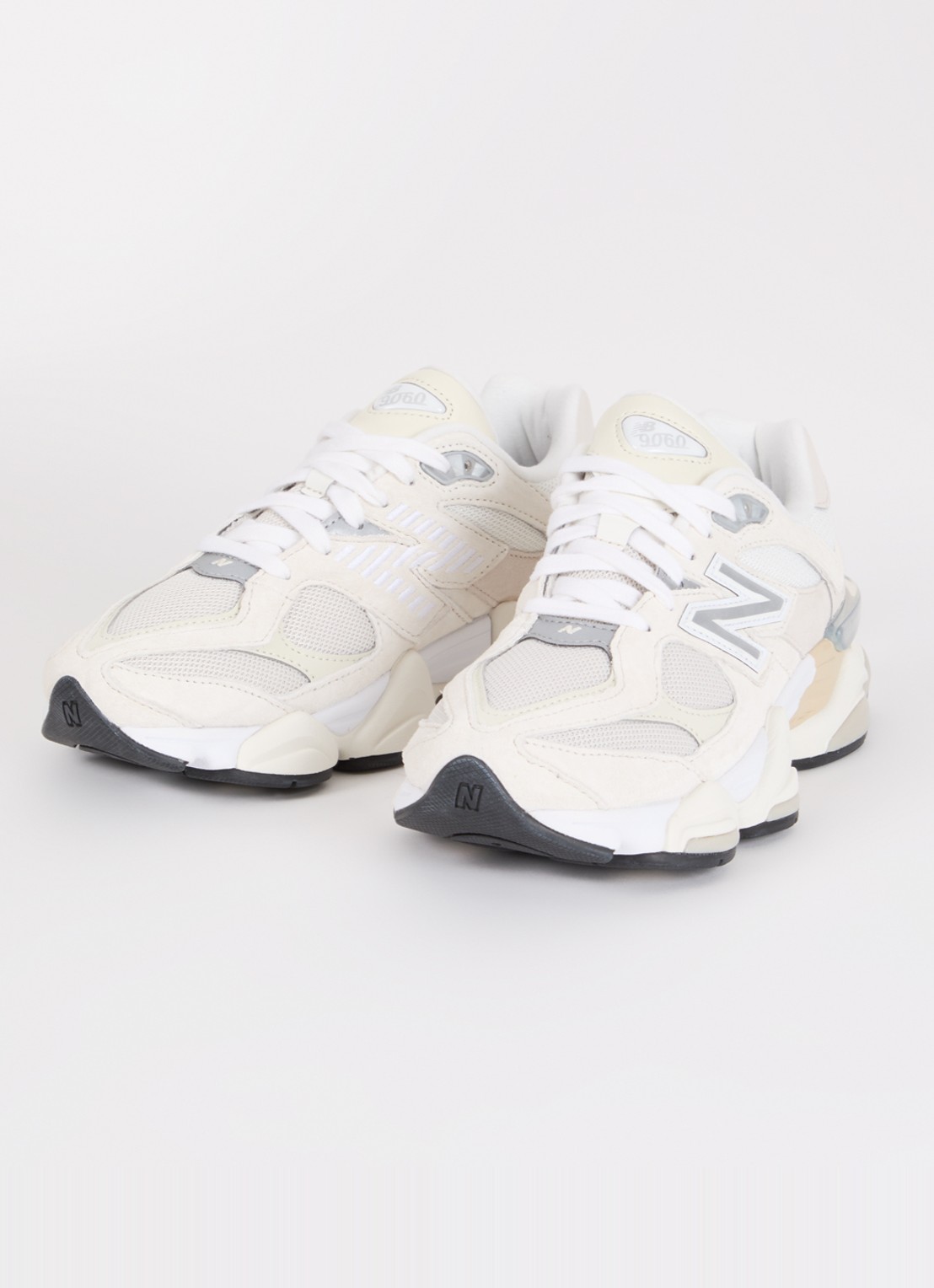 New Balance 9060 sneaker met mesh details - detail gebroken wit