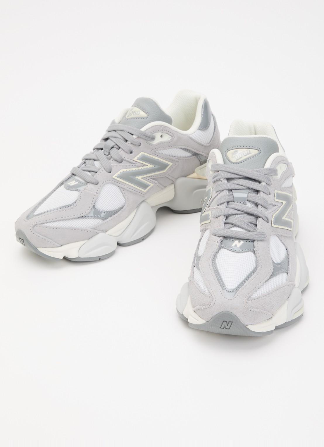 New Balance 9060 sneaker met mesh details - detail 3 grijs