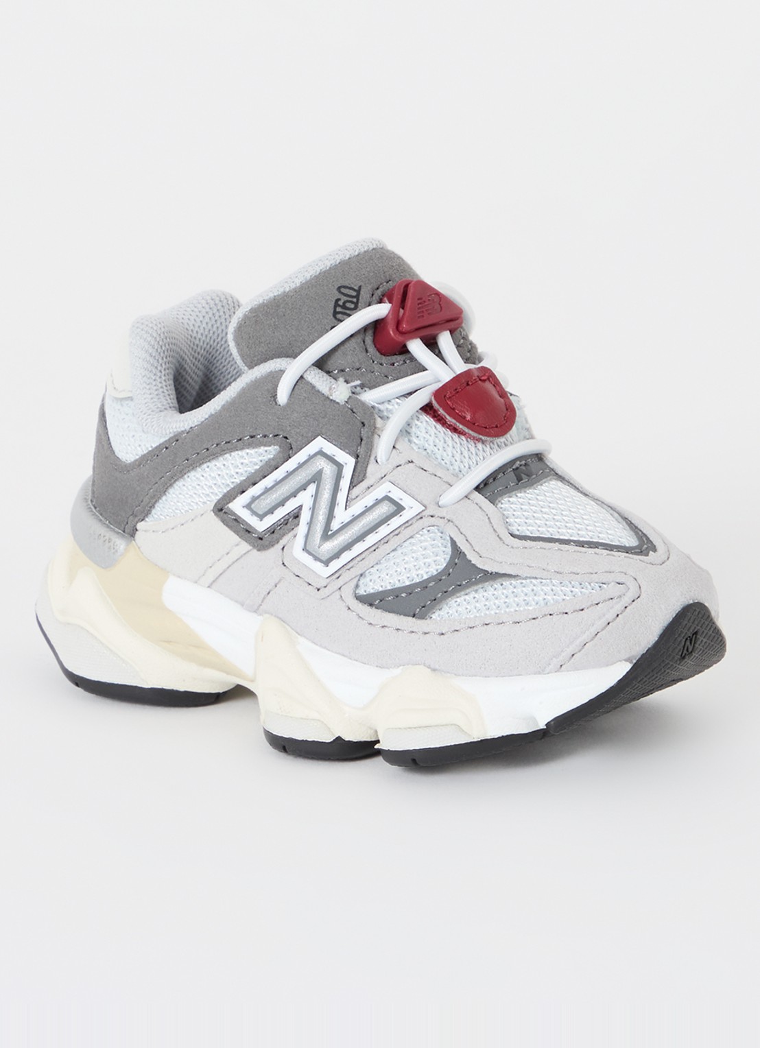 New Balance 9060 sneaker met mesh details - voorkant 2 grijs