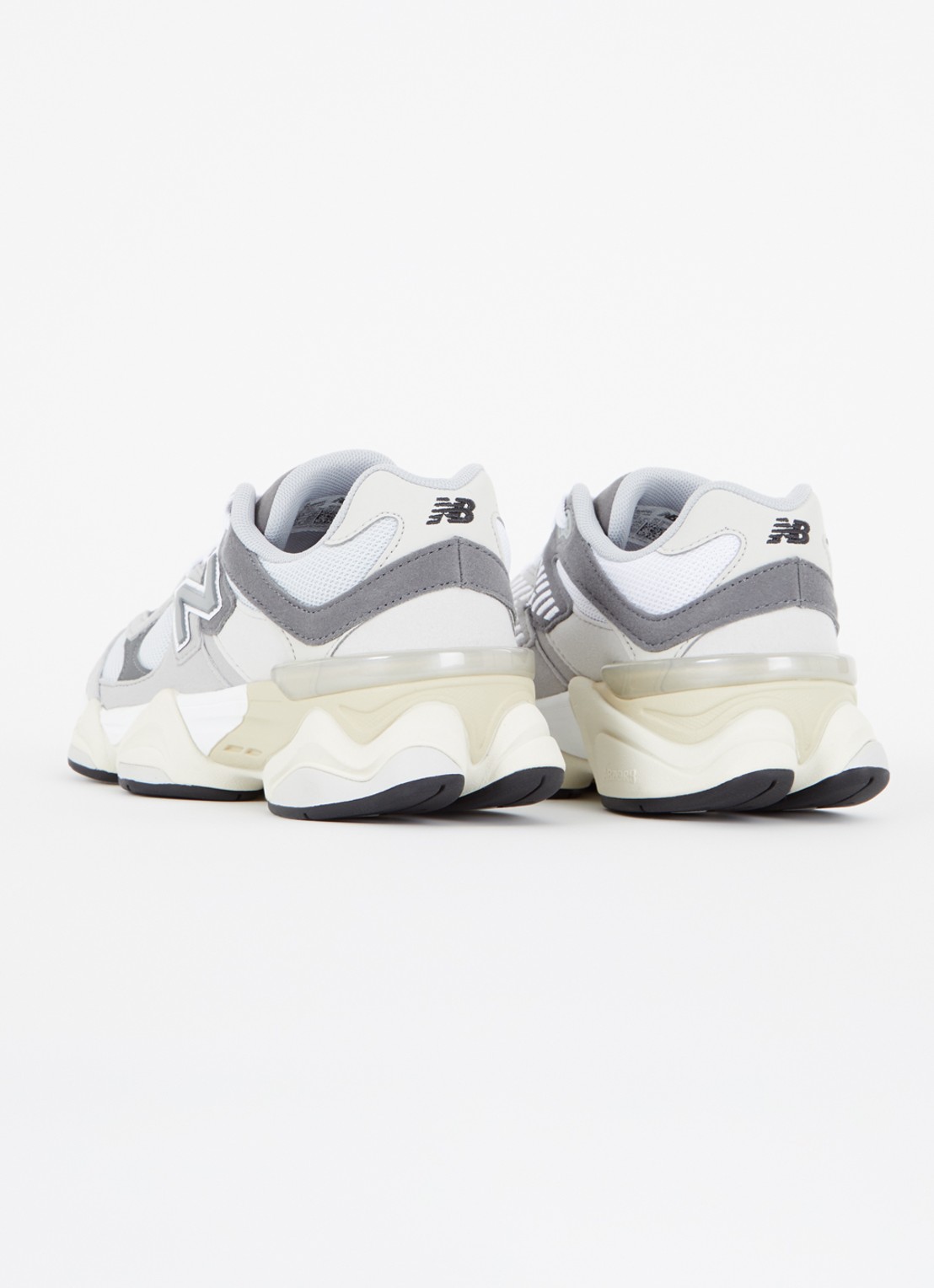 New Balance 9060 sneaker met mesh details - achterkant 5 lichtgrijs