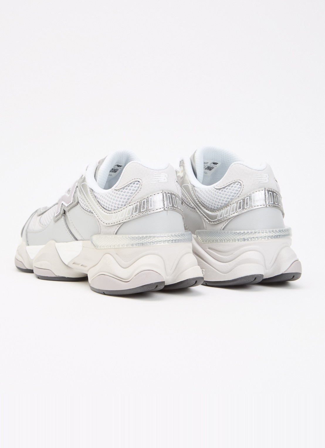 New Balance 9060 sneaker met mesh details - achterkant 4 grijs