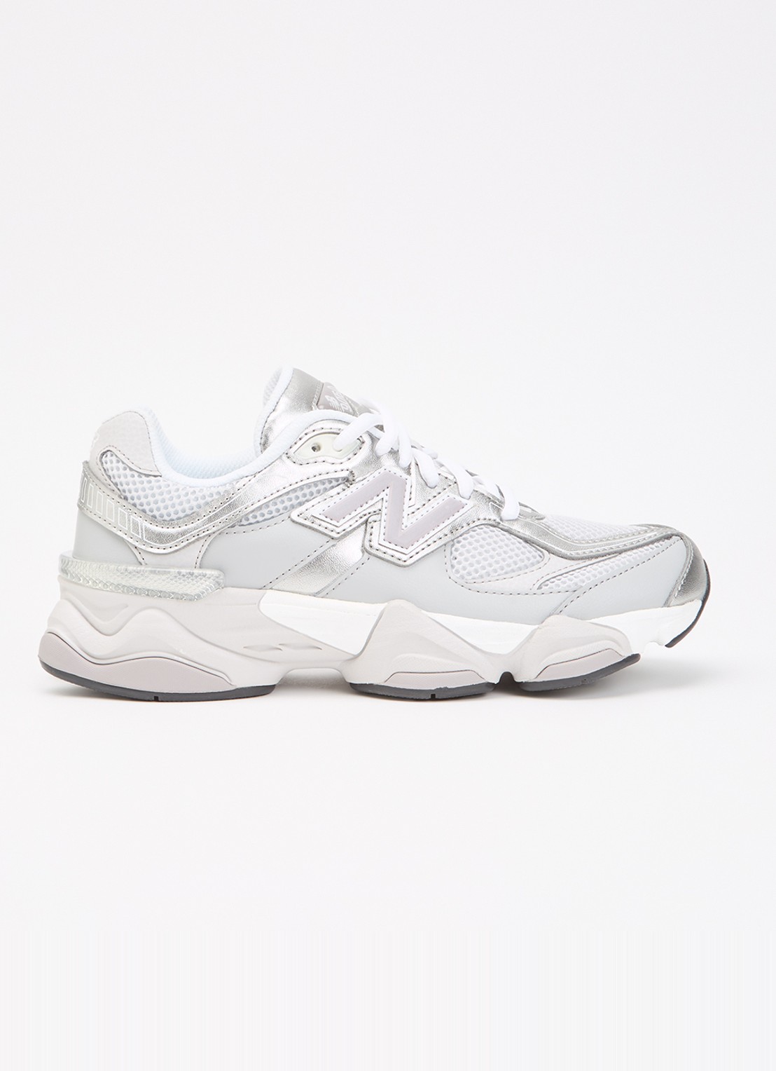 New Balance 9060 sneaker met mesh details - voorkant 2 grijs