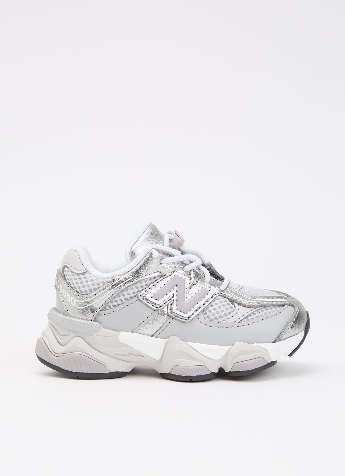 New Balance 9060 sneaker met mesh details - voorkant 3 grijs